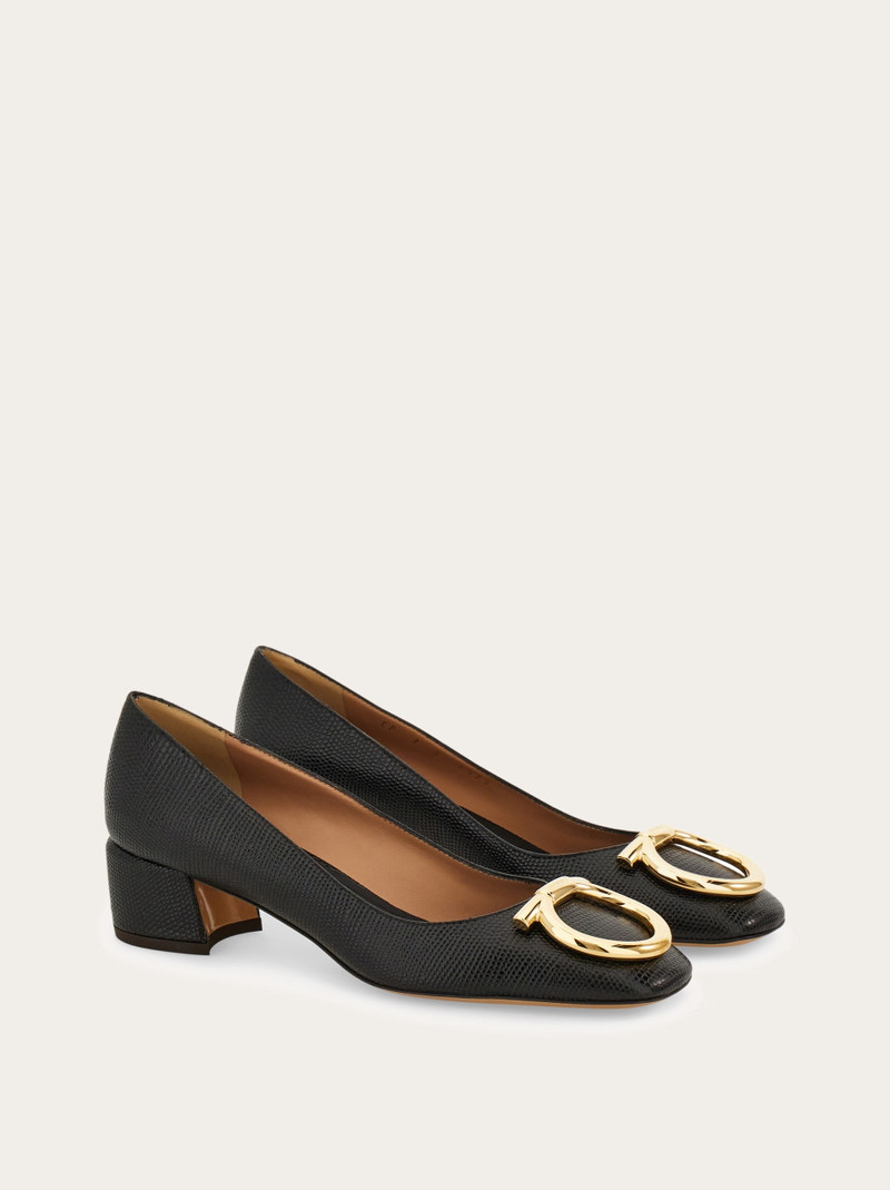 Low heeled pump with maxi Gancio detail 2