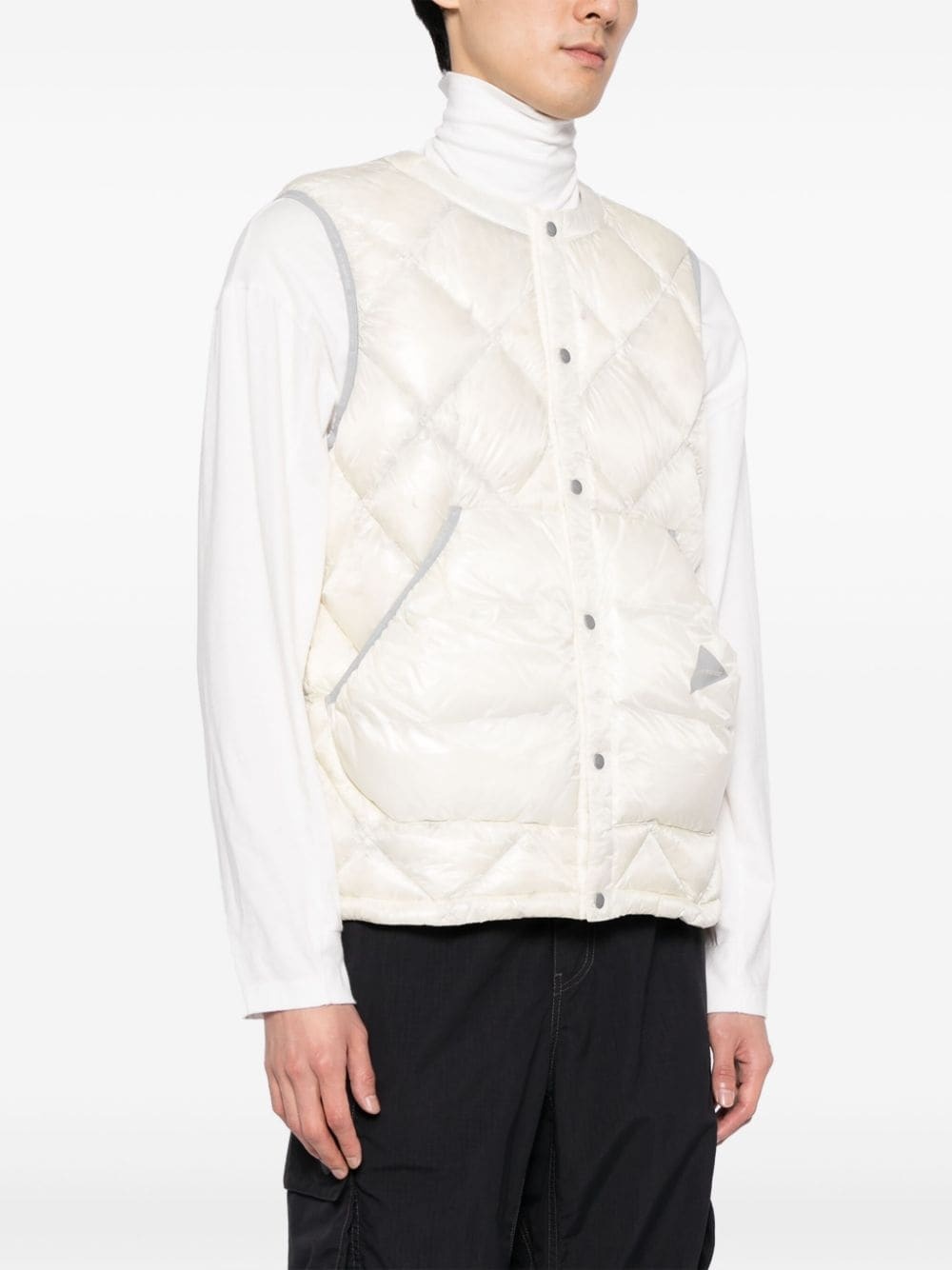 diamond-quilted padded gilet - 3