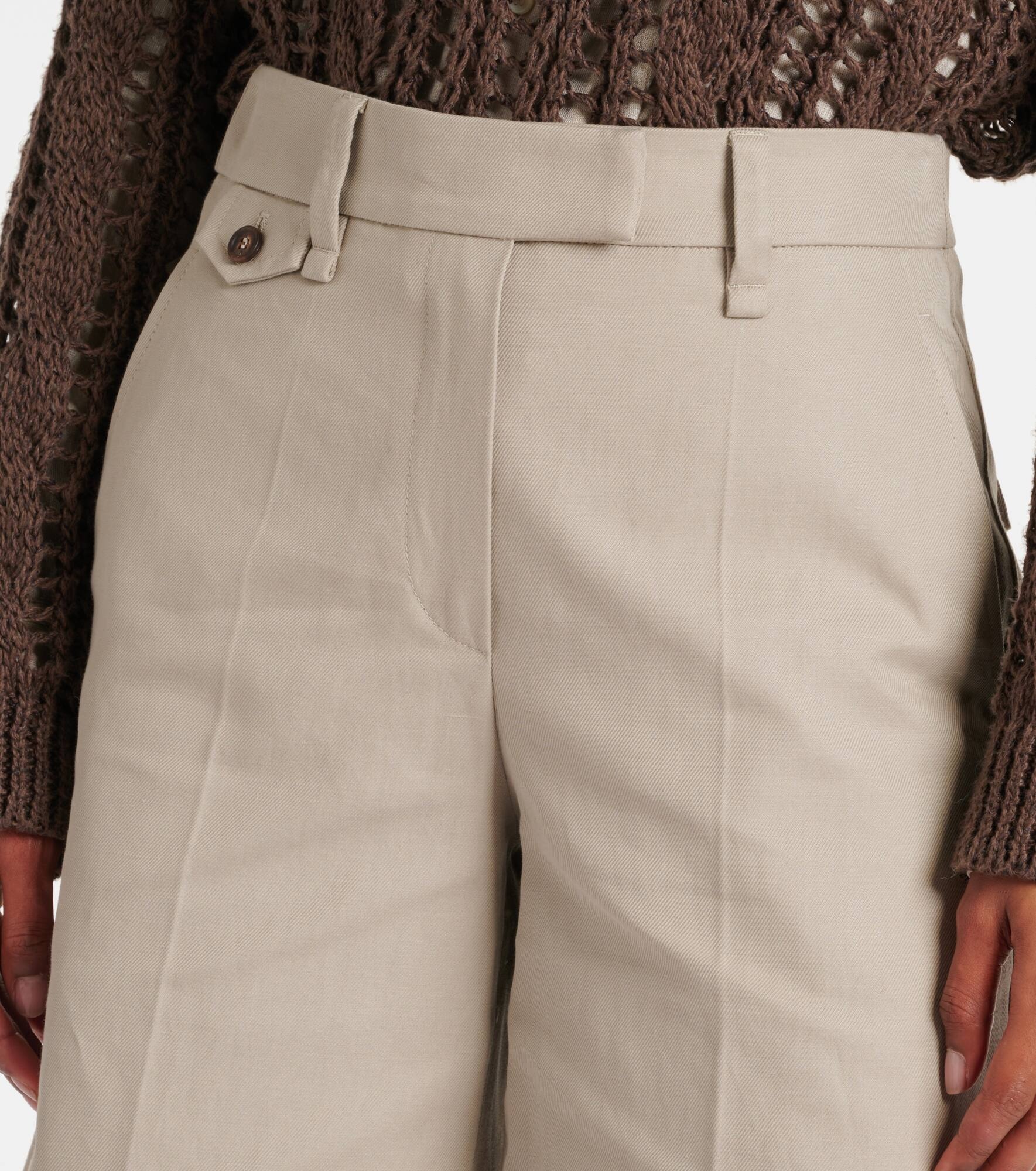 Cotton and linen Bermuda shorts - 4