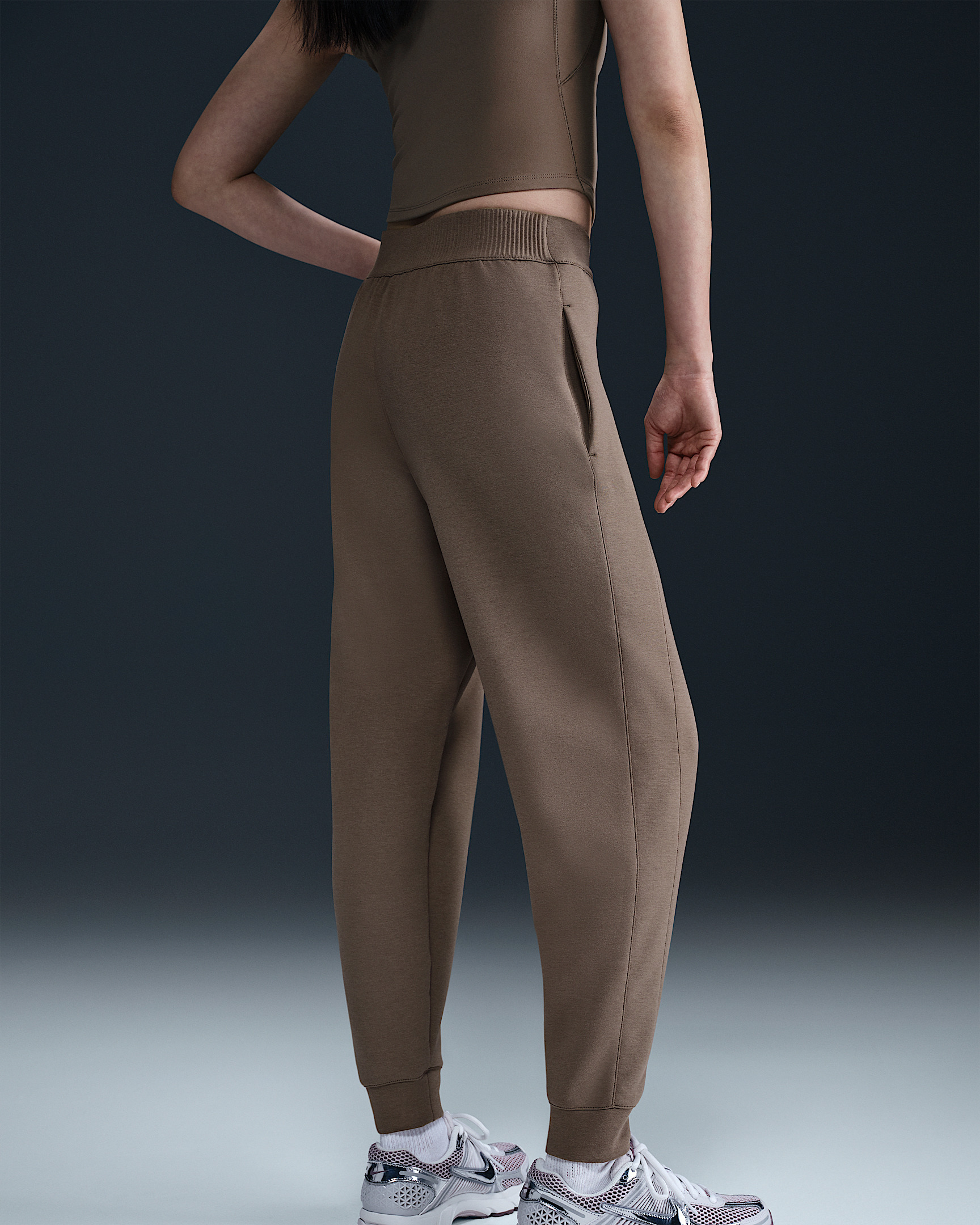 Nike 24.7 ImpossiblySoft Women's Dri-FIT Mid-Rise Joggers - 3