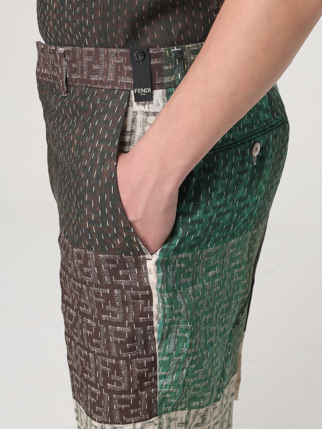Short men Fendi - 5