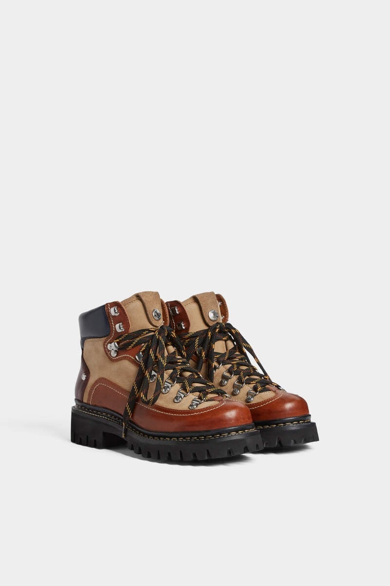 CANADIAN HIKING BOOTS - 9