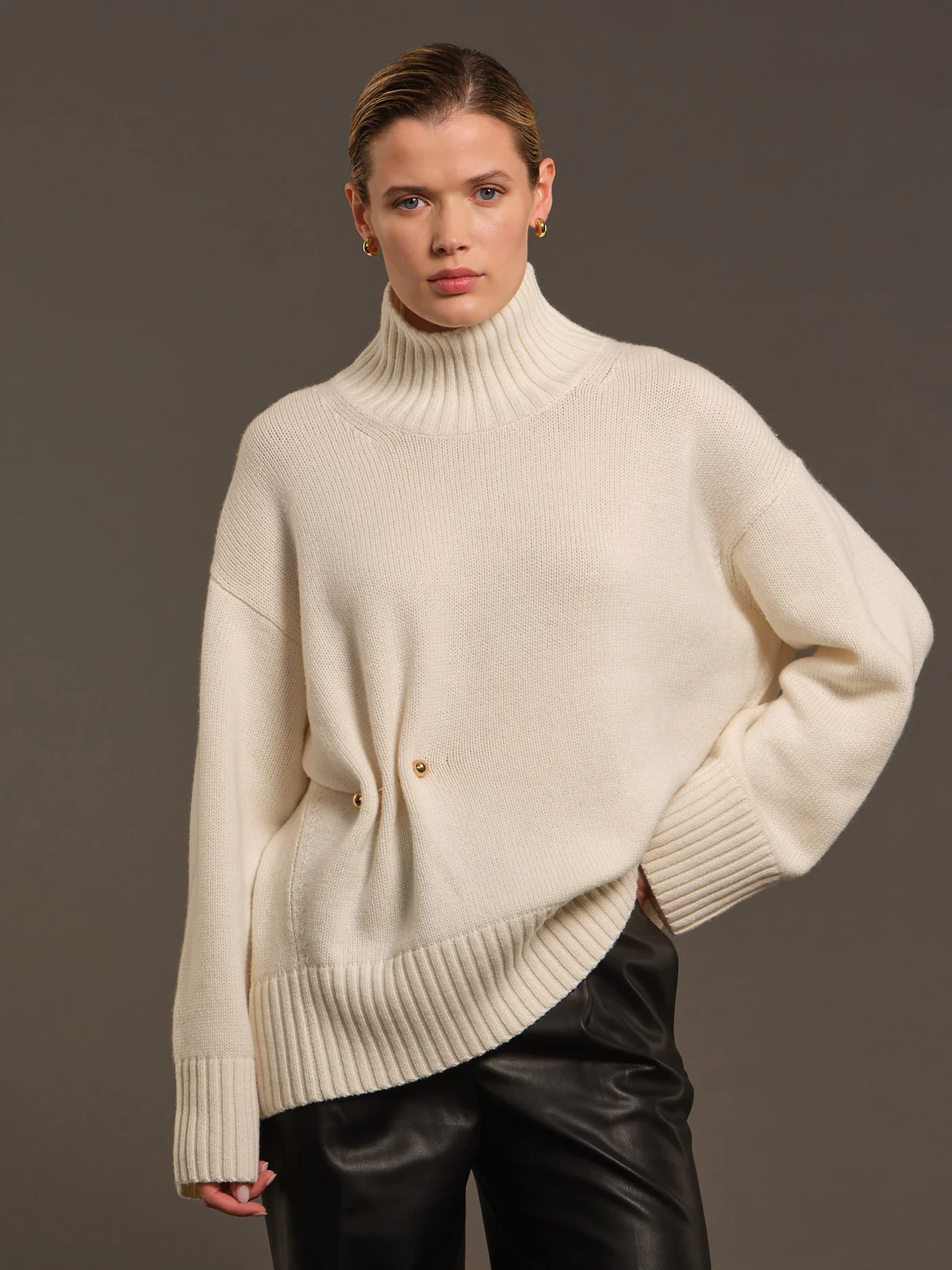 525 X DL10C: Minetta Cashmere Turtleneck Pullover - 1