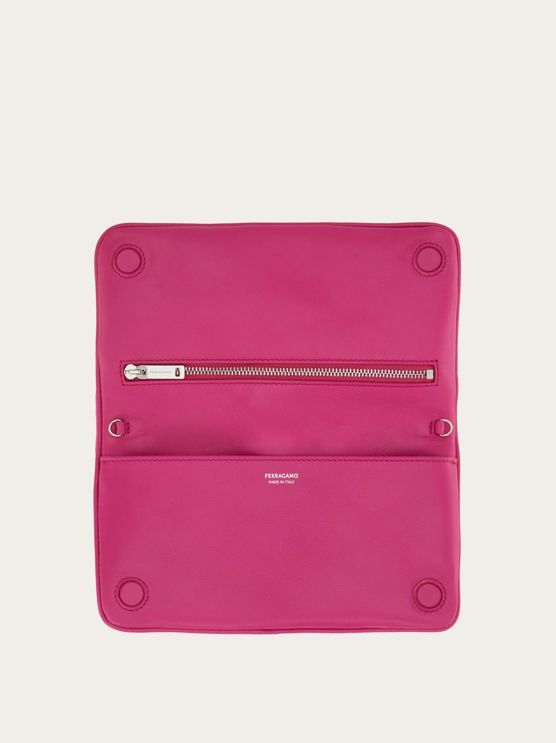 Wallet with chain - 4