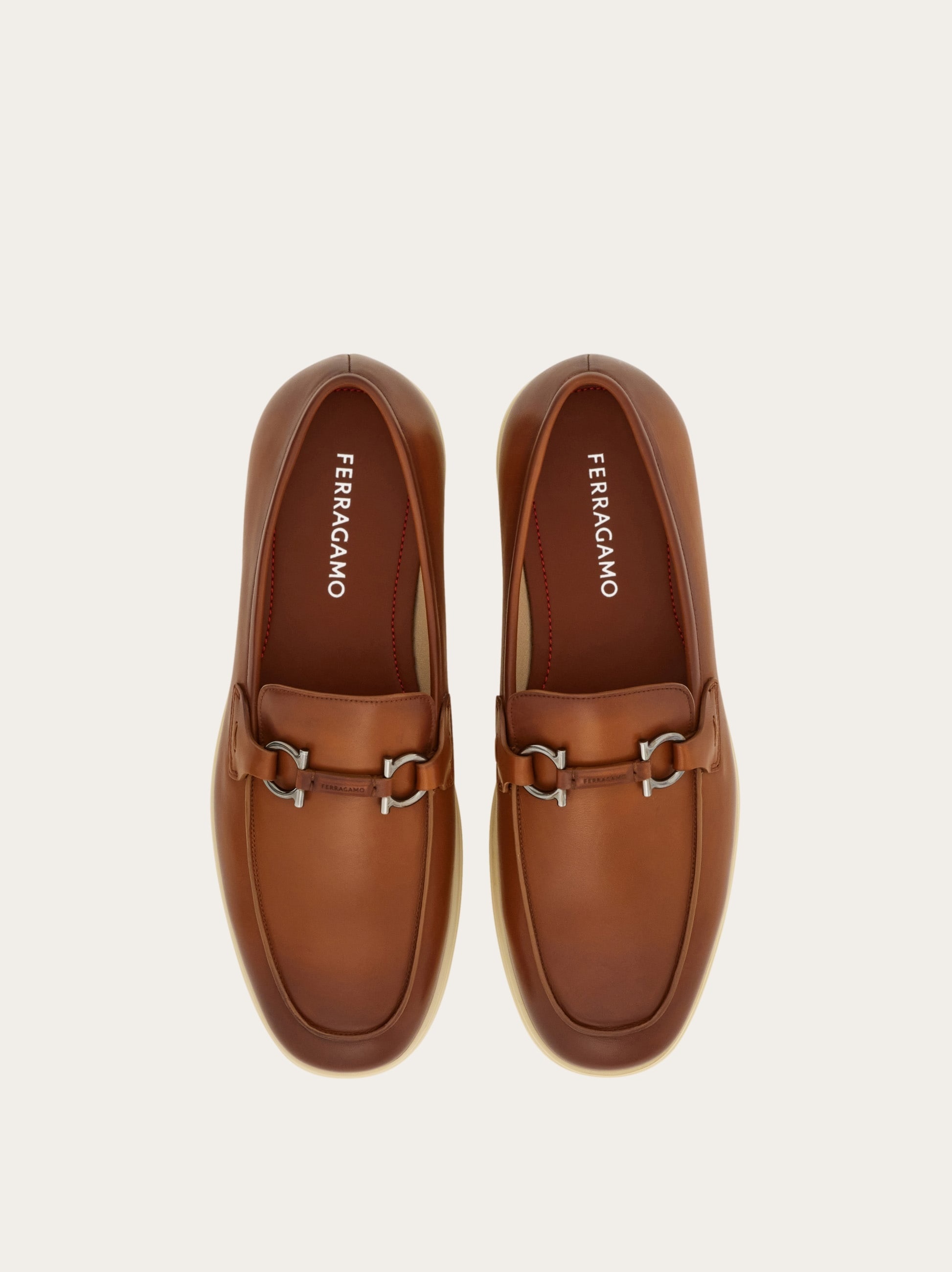 Casual loafer with Gancini ornament - 2