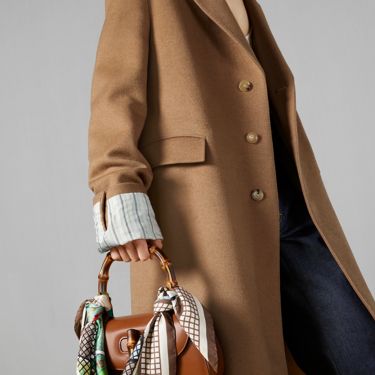 Camelhair coat with Gucci cities label - 4