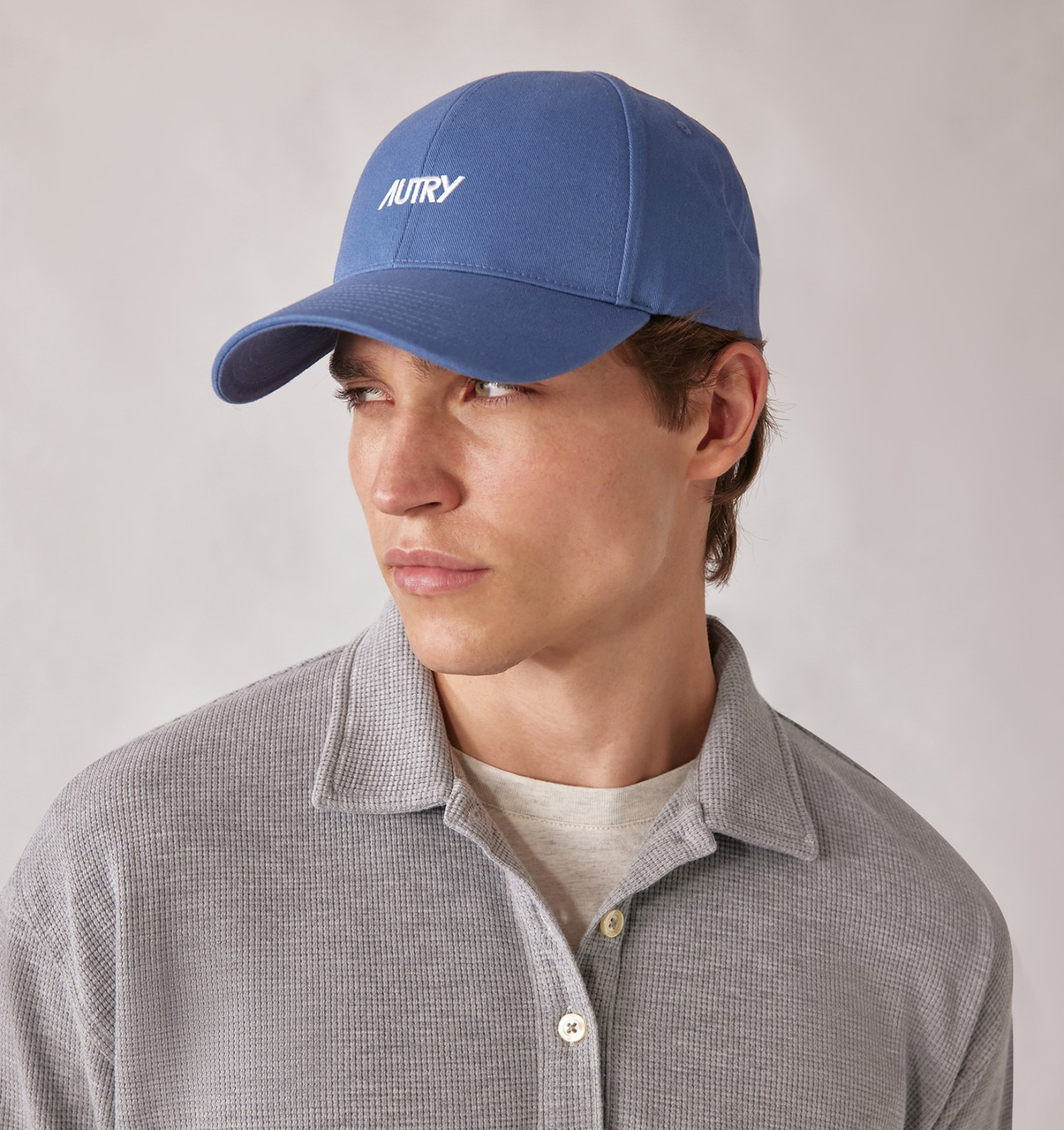 UNISEX BASEBALL CAP WITH CONTRAST EMBROIDERED LOGO - 2