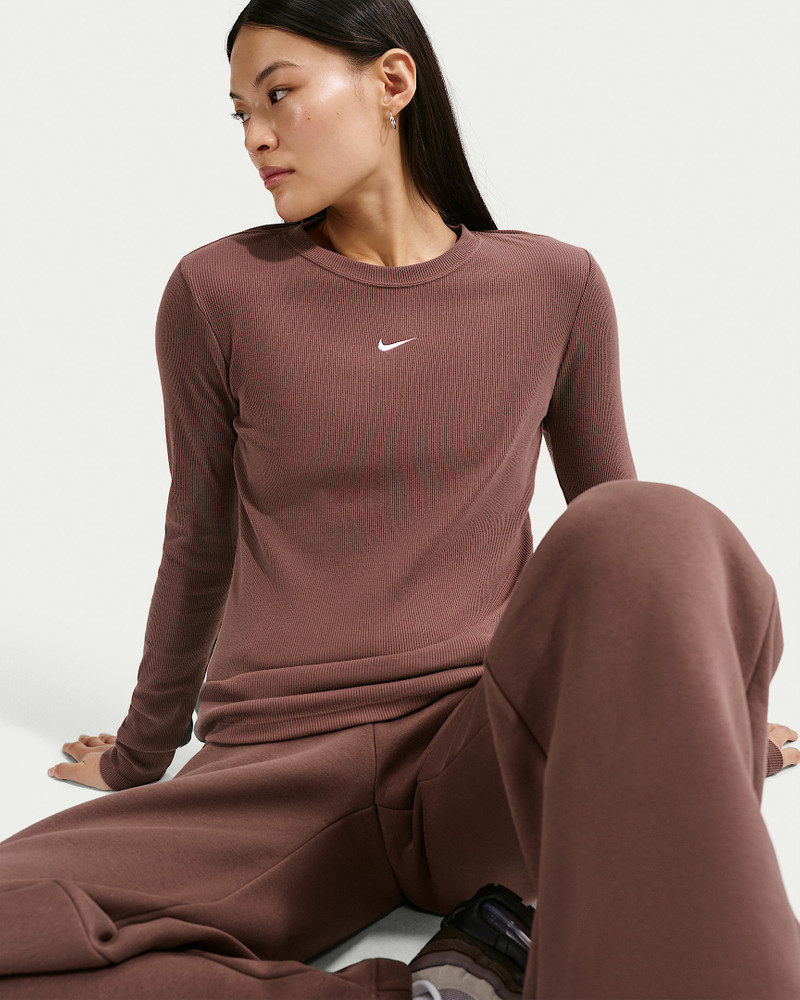 Nike Sportswear Women's Tight Long-Sleeve Ribbed T-Shirt 3