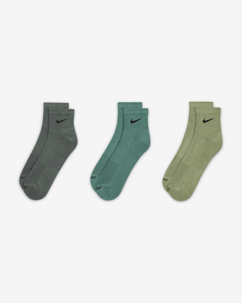 Nike Nike Everyday Plus Cushioned Training Ankle Socks (3 Pairs) outlook
