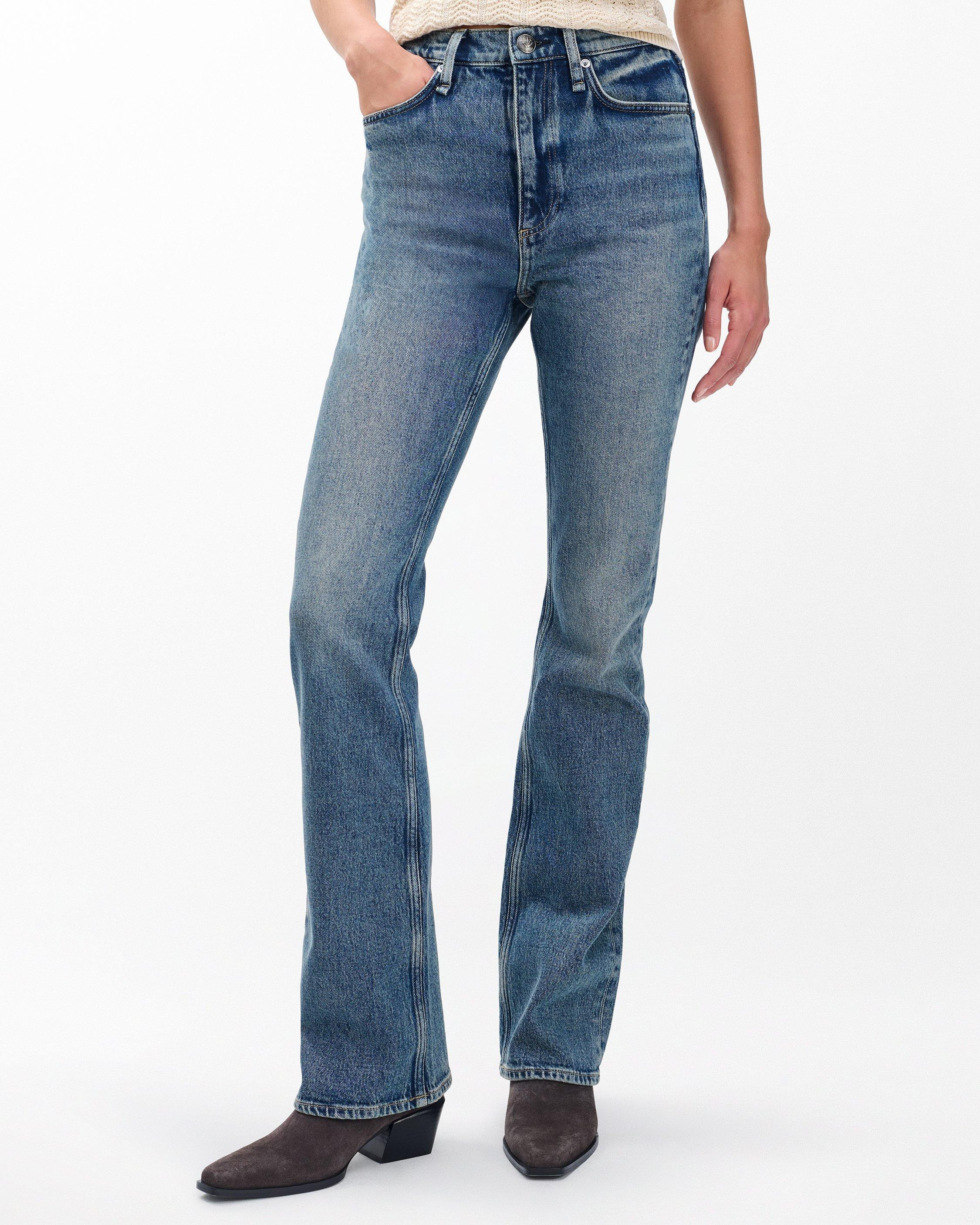 Peyton Bootcut Jeans
Vintage Stretch in Rhinebeck - 4