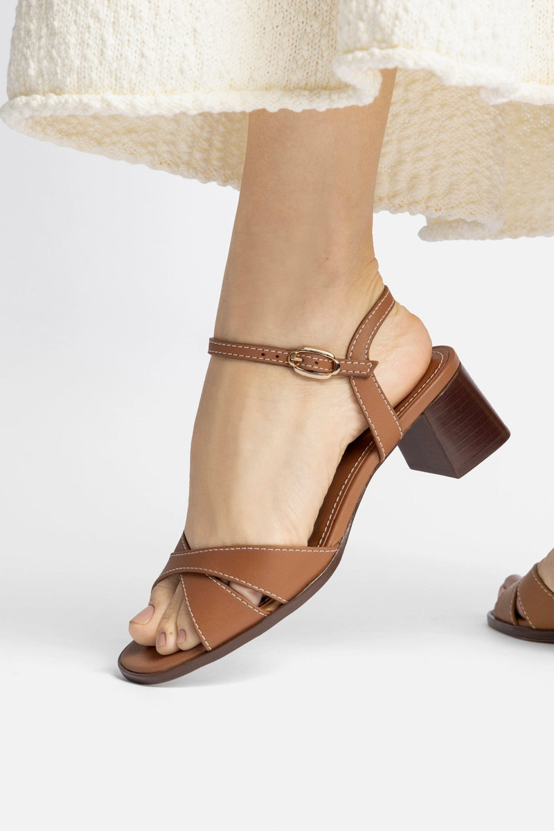 Larroudé Roma Sandal In Vegetale Caramel Leather outlook