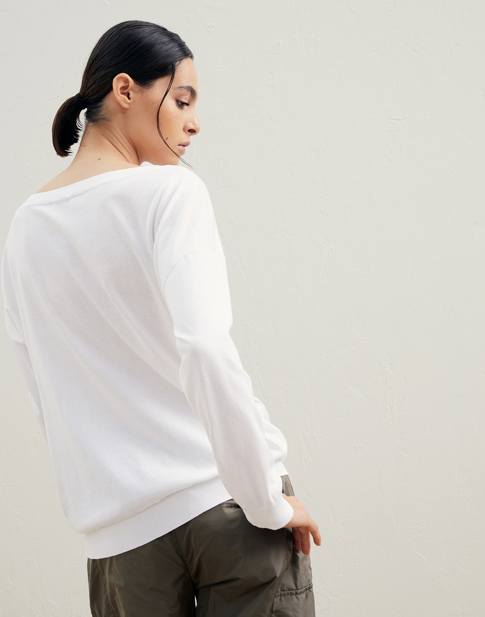 Cotton lightweight sweater with dazzling brushstroke embroidery - 2