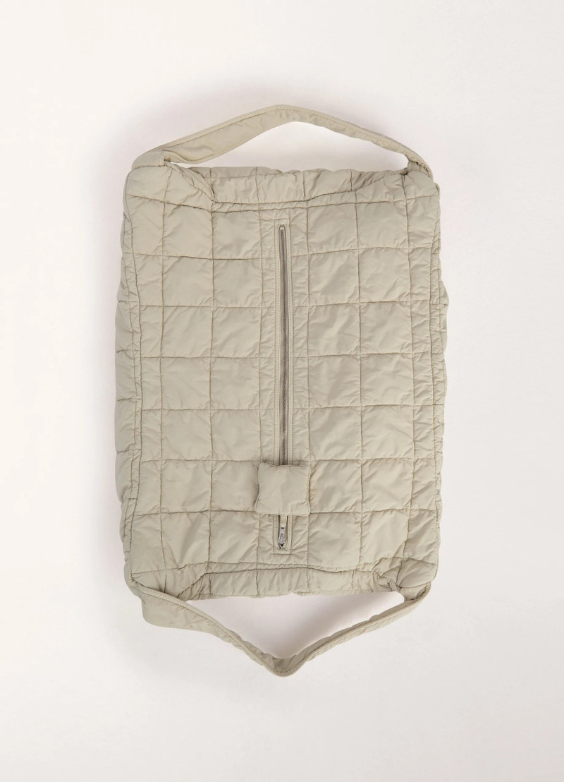 WADDED LARGE TOTE BAGE
COTTON NYLON 3