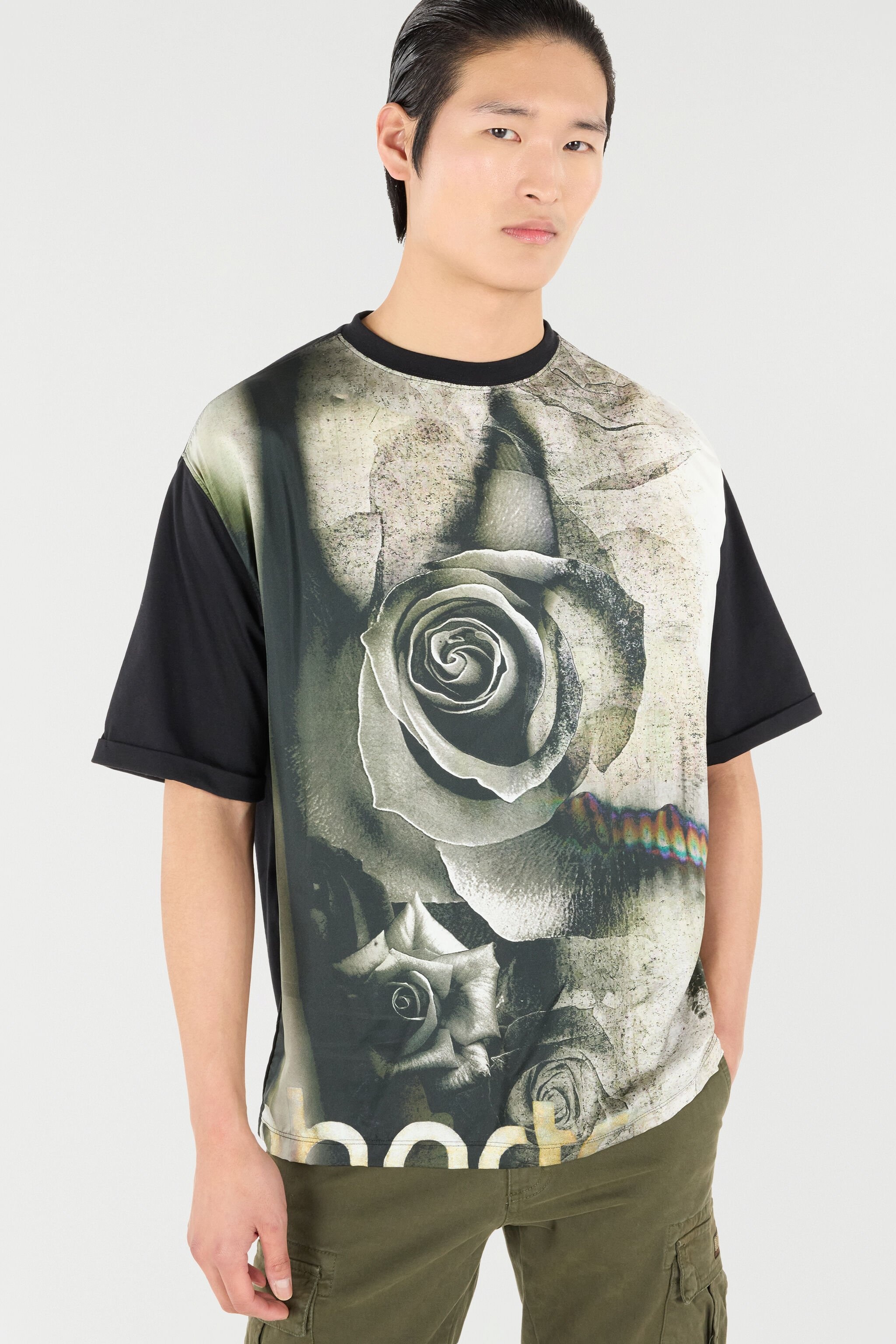 T-Shirt With Rose Print - 6
