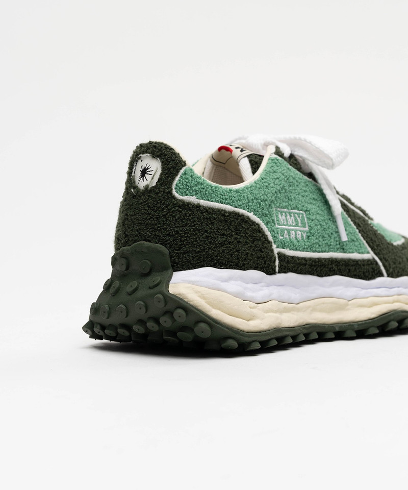 "LARRY" OG Sole Chenille Embroidey Canvas Low-top Sneaker 18