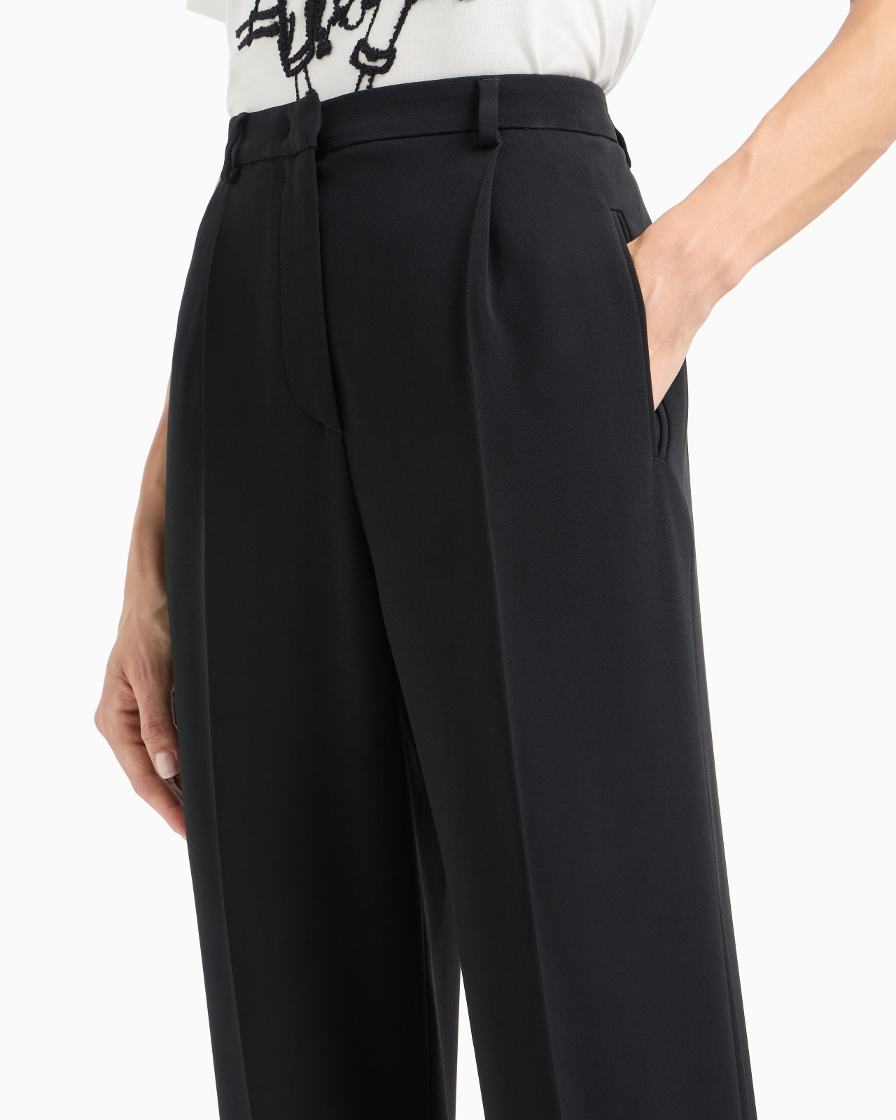 Straight-leg one-pleat trousers in viscose cady - 5