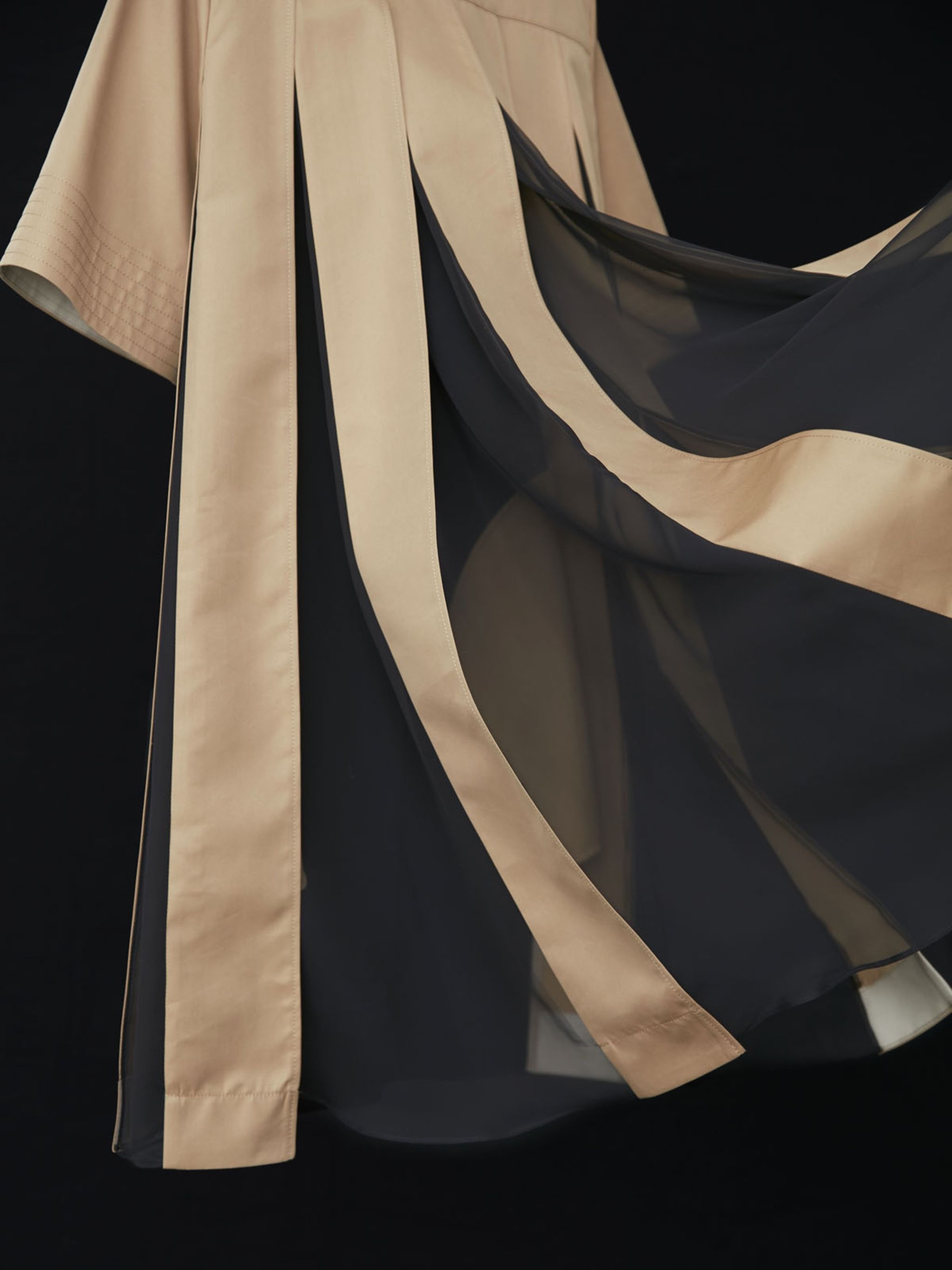 国内より1WEEK【sacai】Cotton Gabardine x Knit Dress mou group official HP | @sacaiofficial SACAI CLASSICS Cotton