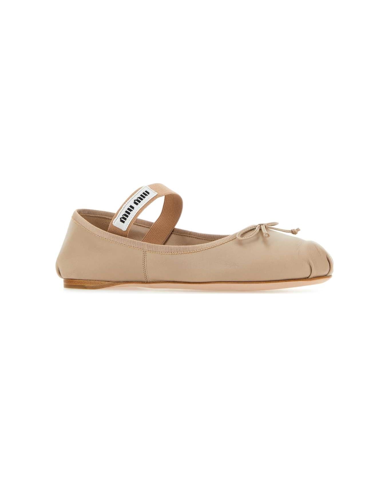 フラットシューズ MIU MIU Powder Pink Leather Ballerinas Miu Miu Leather Ballerina Shoes | Pink | FARFETCH