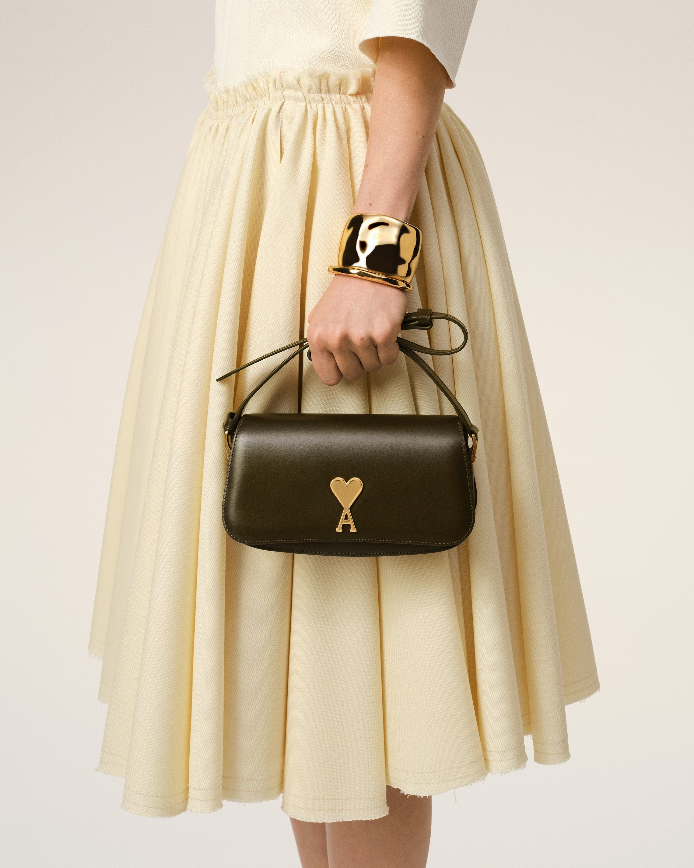 【関税&送料込】Ami Paris Leather Shoulder Bag With Monogram AMI Paris Paris Paris Shoulder Bag | Black | FARFETCH