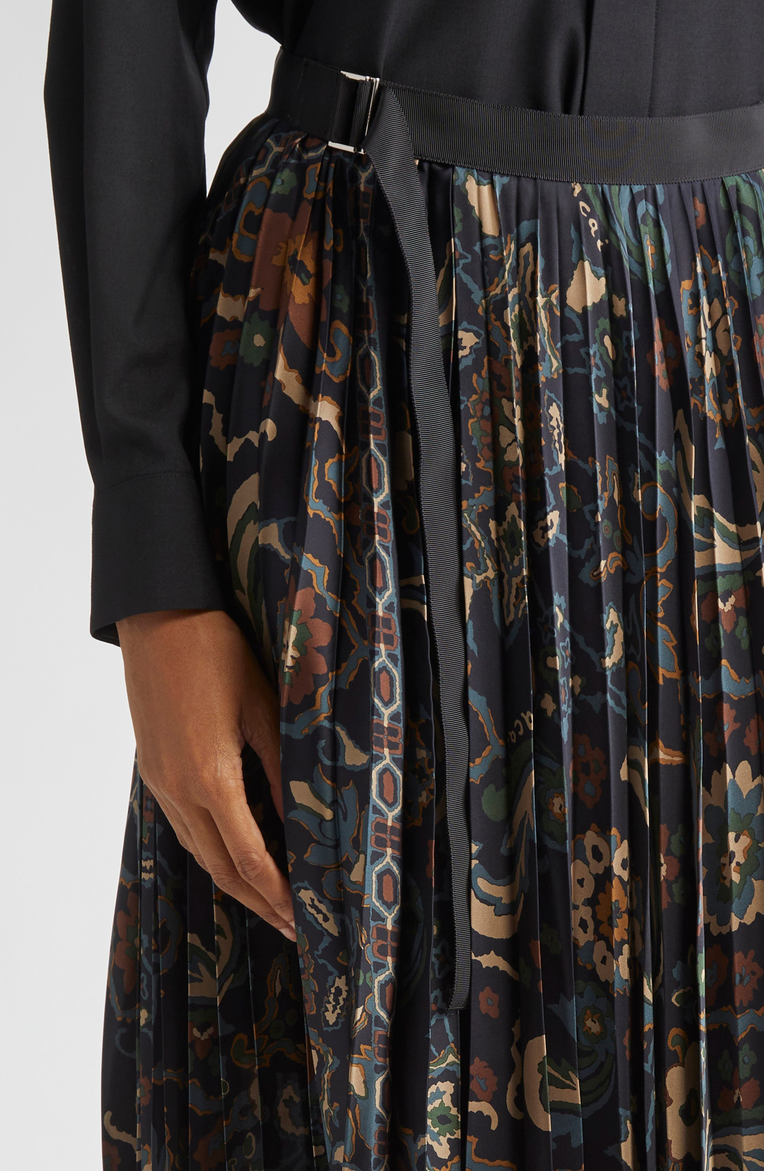 Sacai Floral Print Pleated Midi Skirt in Navy at Nordstrom - 5