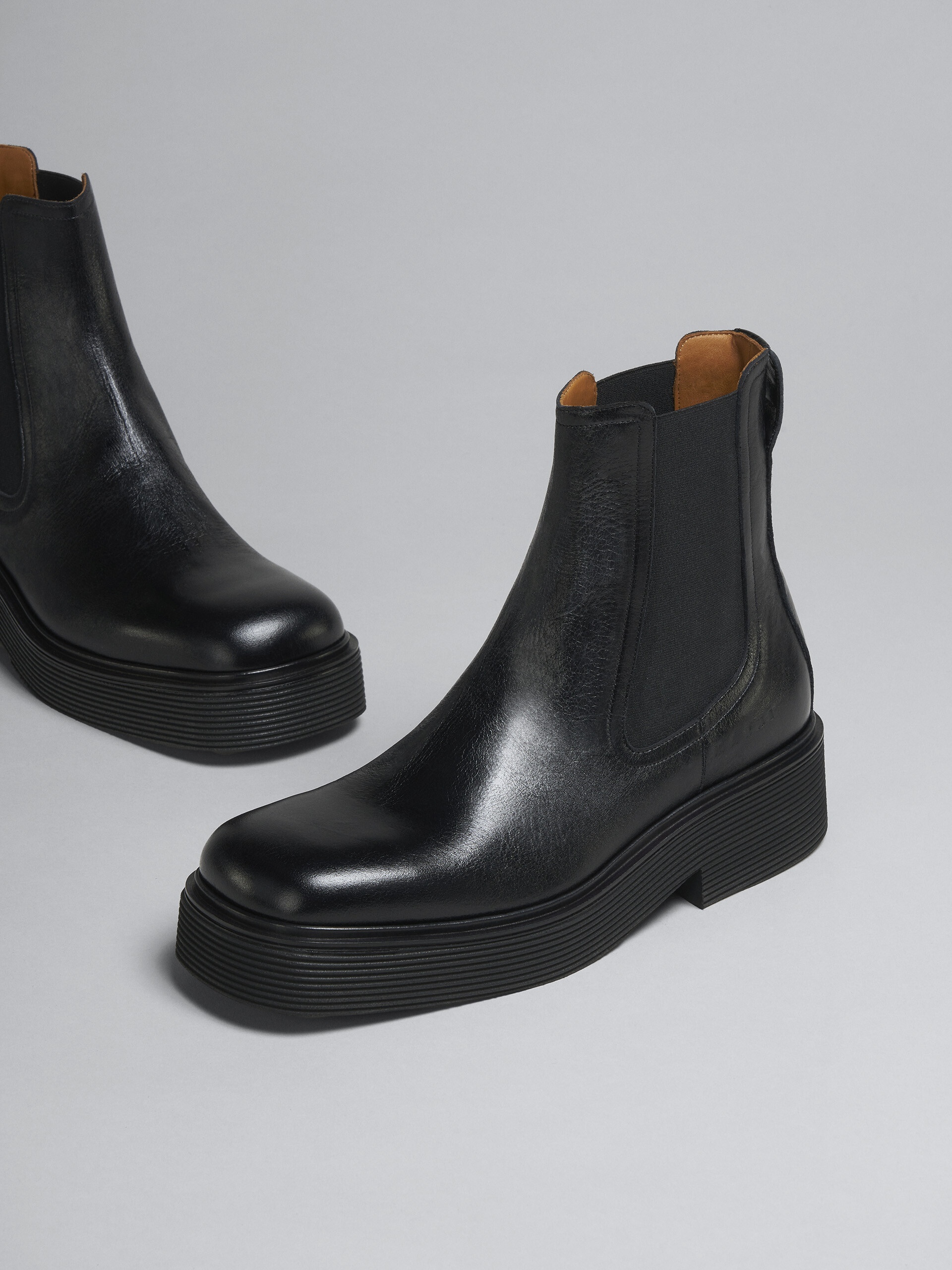 SHINY LEATHER CHELSEA BOOT - 4