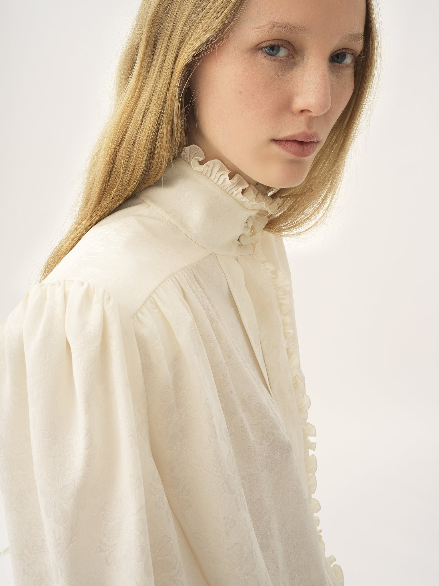 OVERSIZED RUFFLED BLOUSE IN SILK JACQUARD - 7
