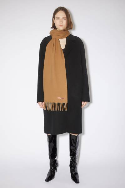 Acne Studios Fringe wool scarf - skinny - Dark camel outlook