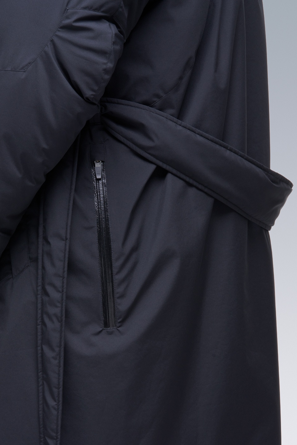 J99-WS 2L Gore-Tex Infinium™ Windstopper® Climashield® Coat Black - 30