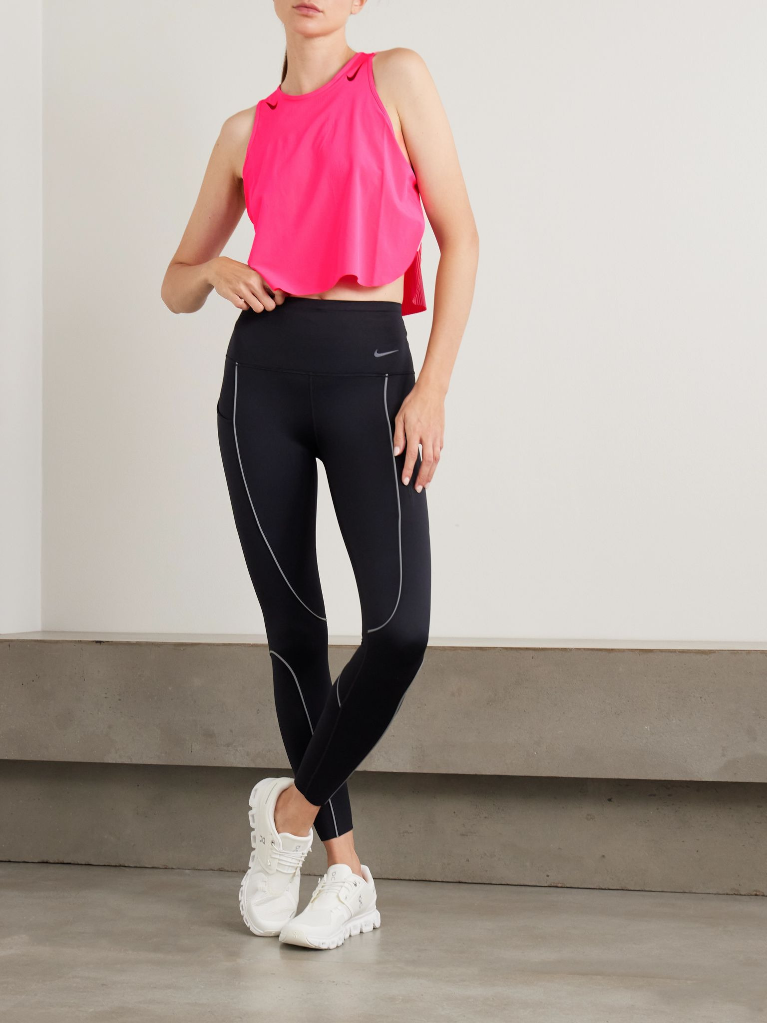 AeroSwift cropped Dri-FIT ADV tank Bright pink - 2