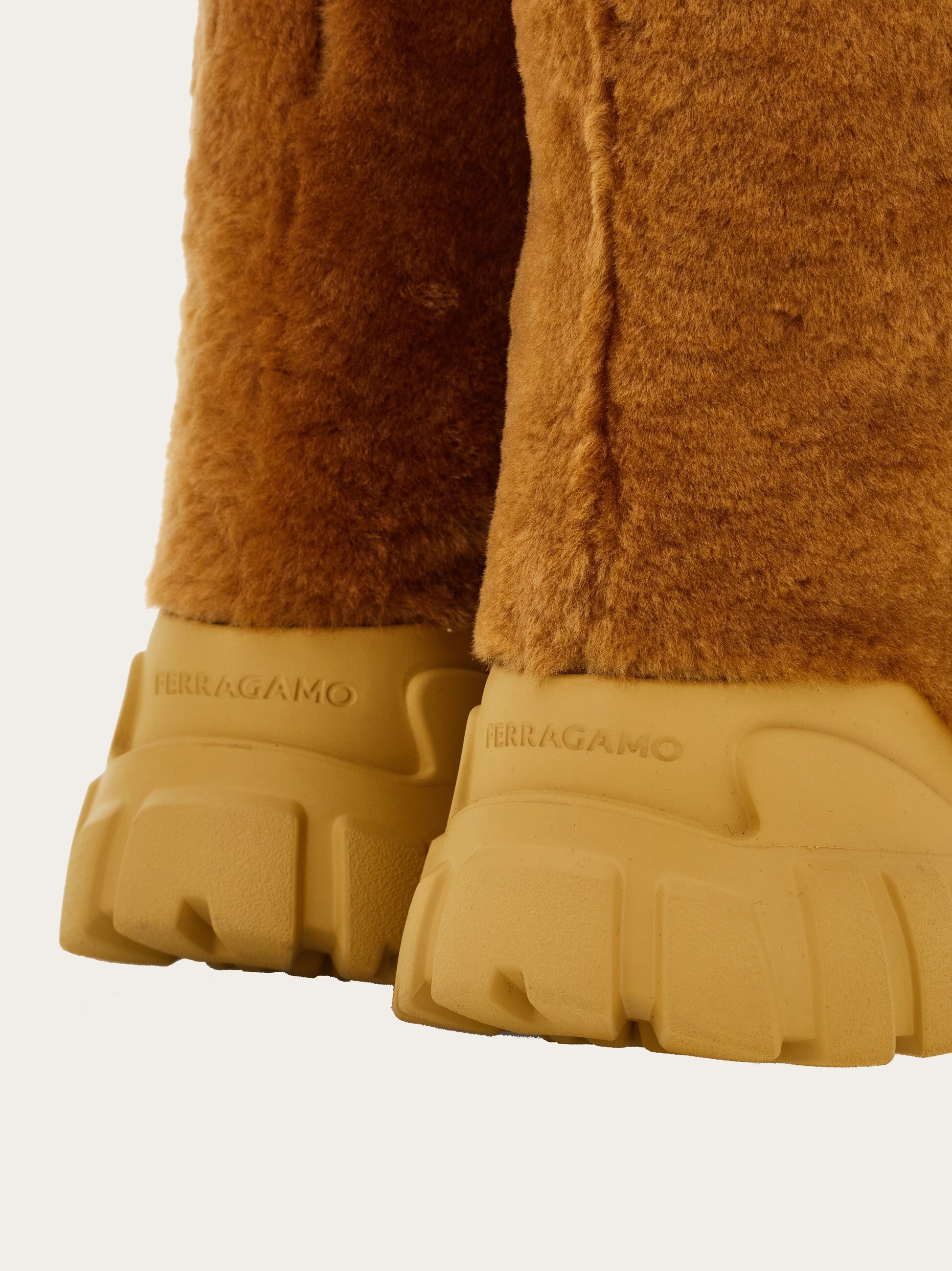 Shearling ski boot - 7