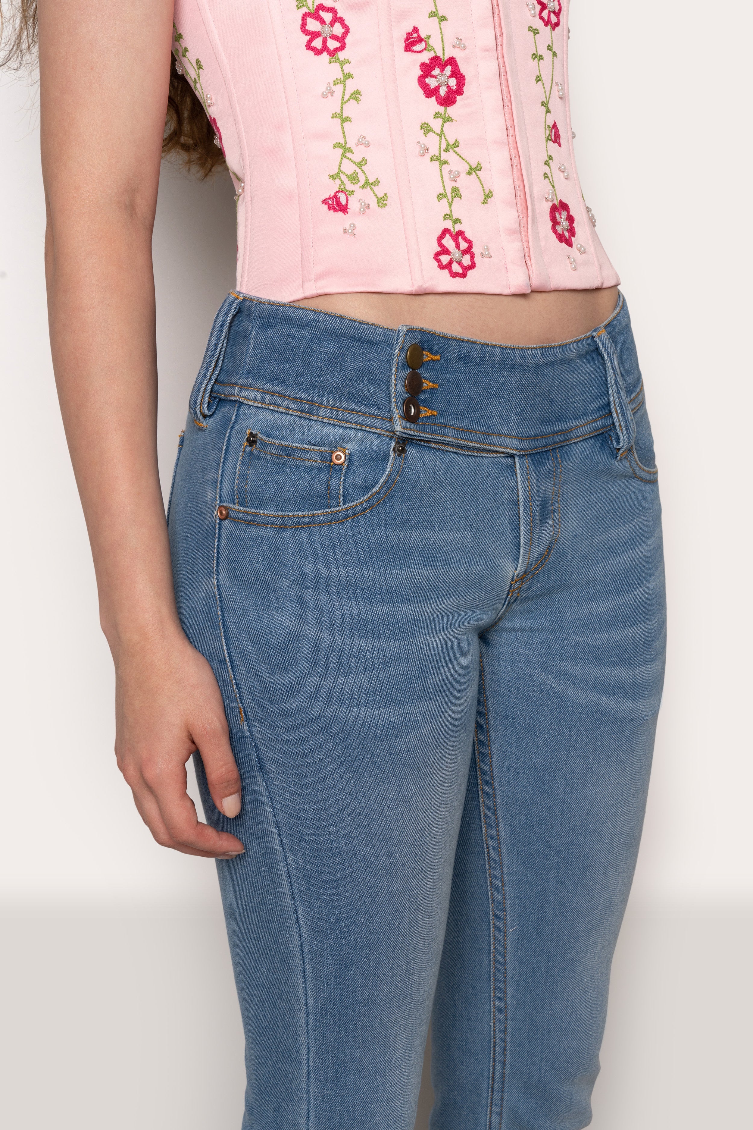 LOW RISE BELTED FLARE DENIM - 6