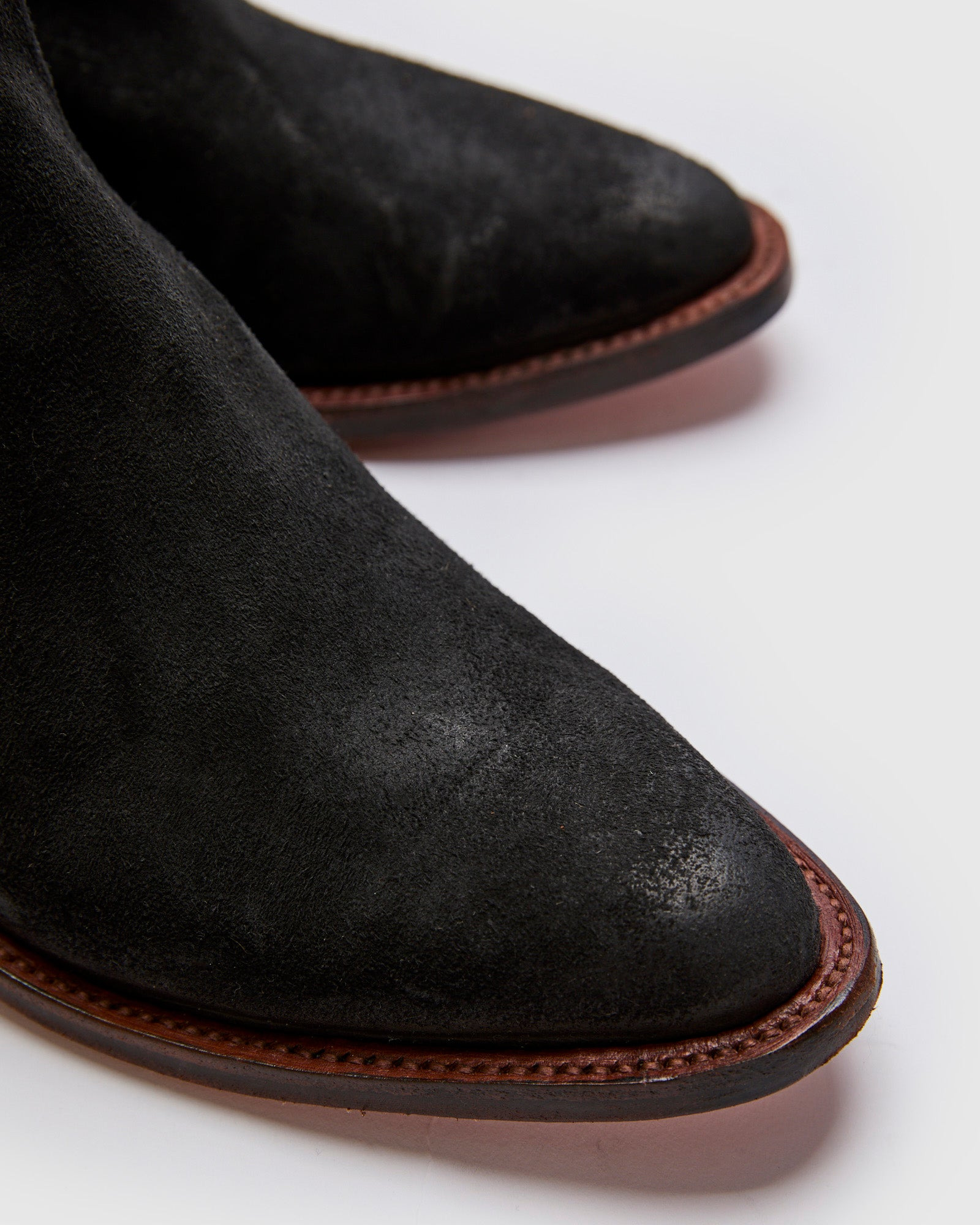 Plainview Chelsea Boot in Black Roughout - 7