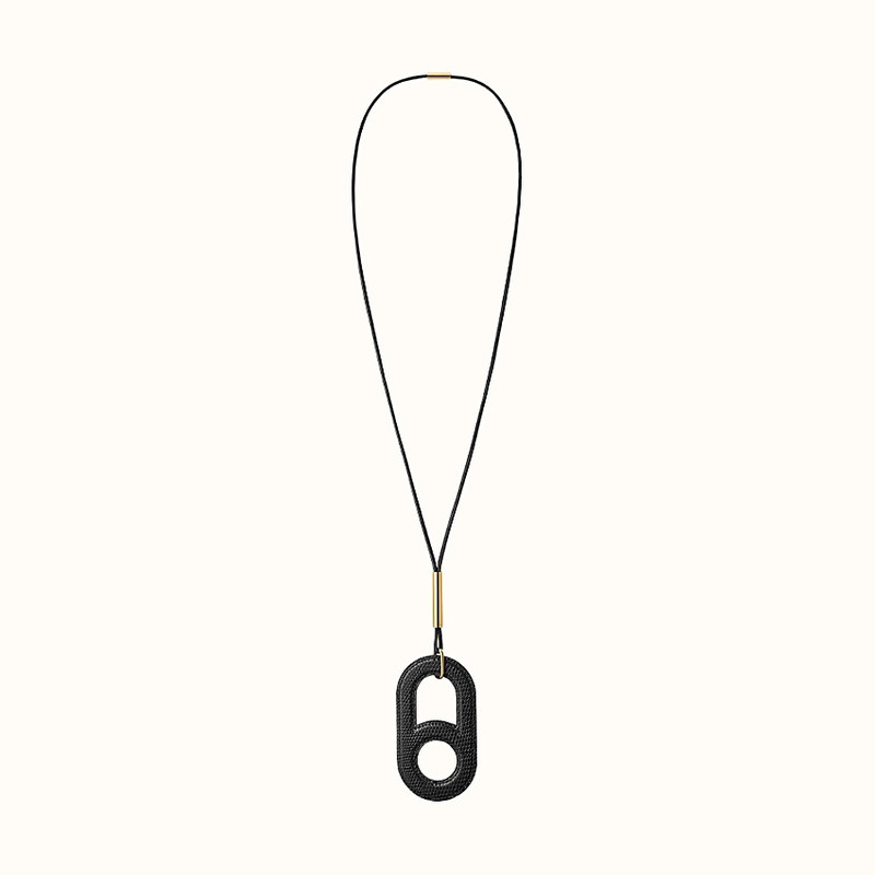Hermès Variation pendant outlook