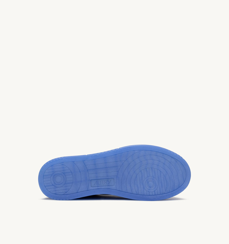 DALLAS LOW SNEAKERS IN MARSHMALLOW AND PALACE BLUE SUEDE 4