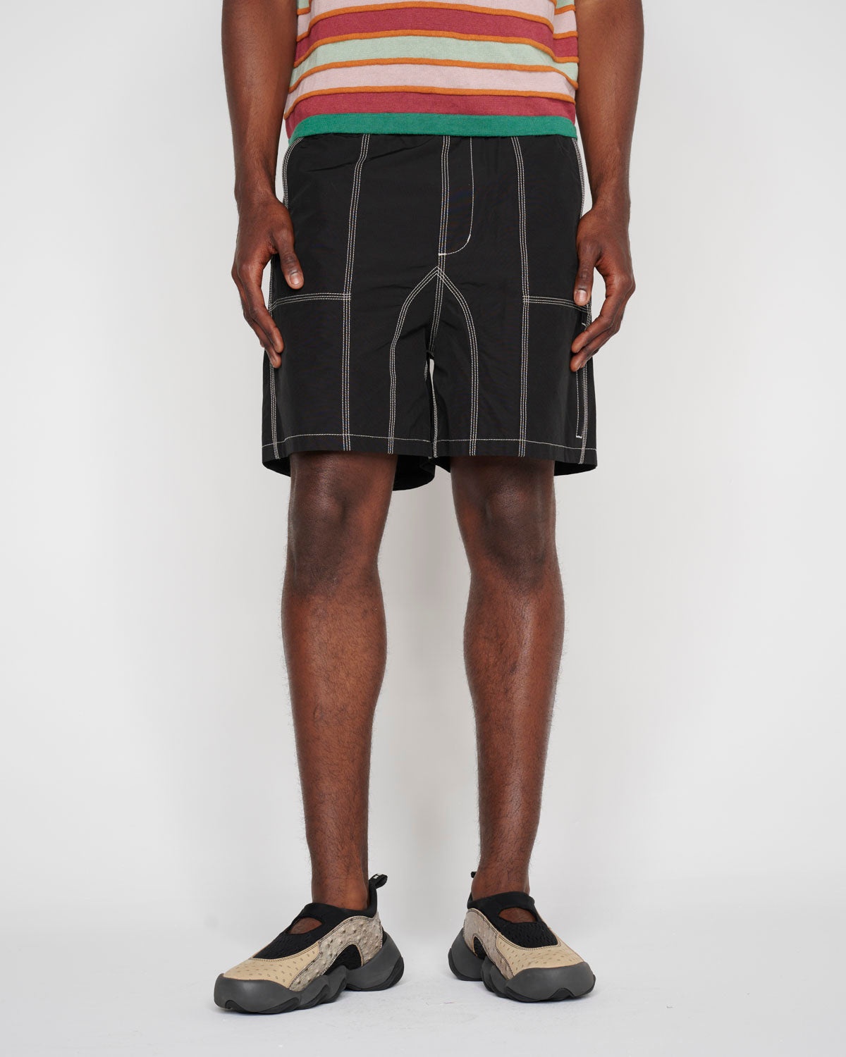Triple Needle Bishop Short - Black - 4