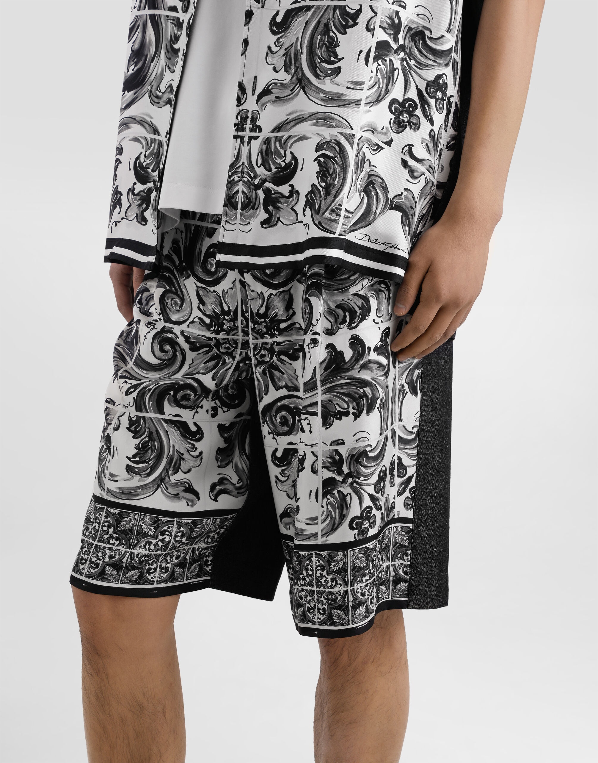 Maiolica-printed denim bermuda shorts - 4