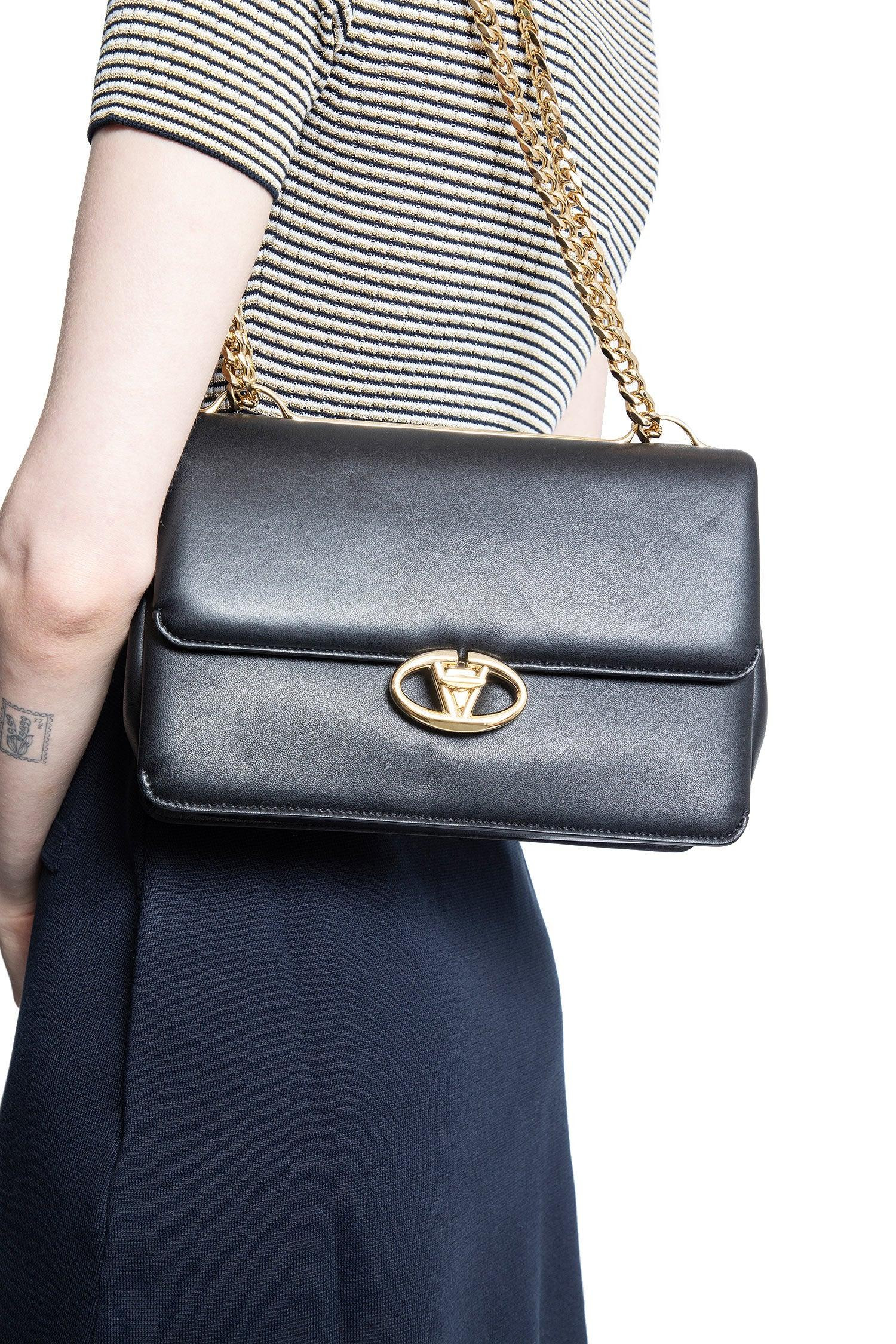 Medium-Chain-Shoulder-Bag - 5