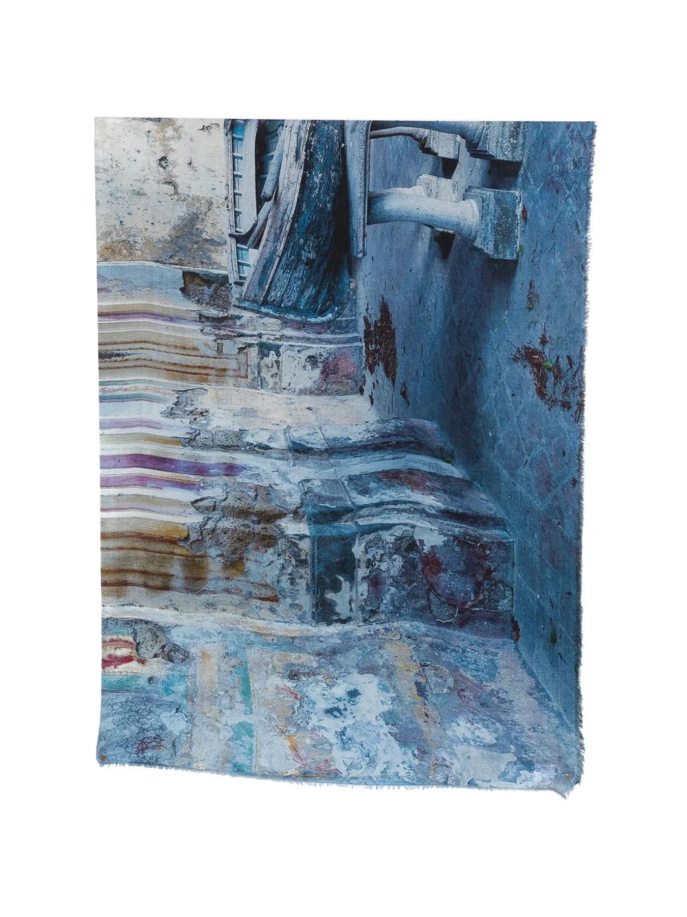 graphic-print frayed scarf - 1