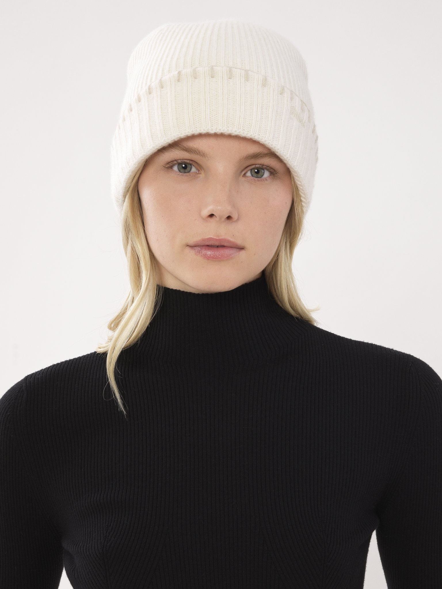 RIBBED KNIT BEANIE - 4