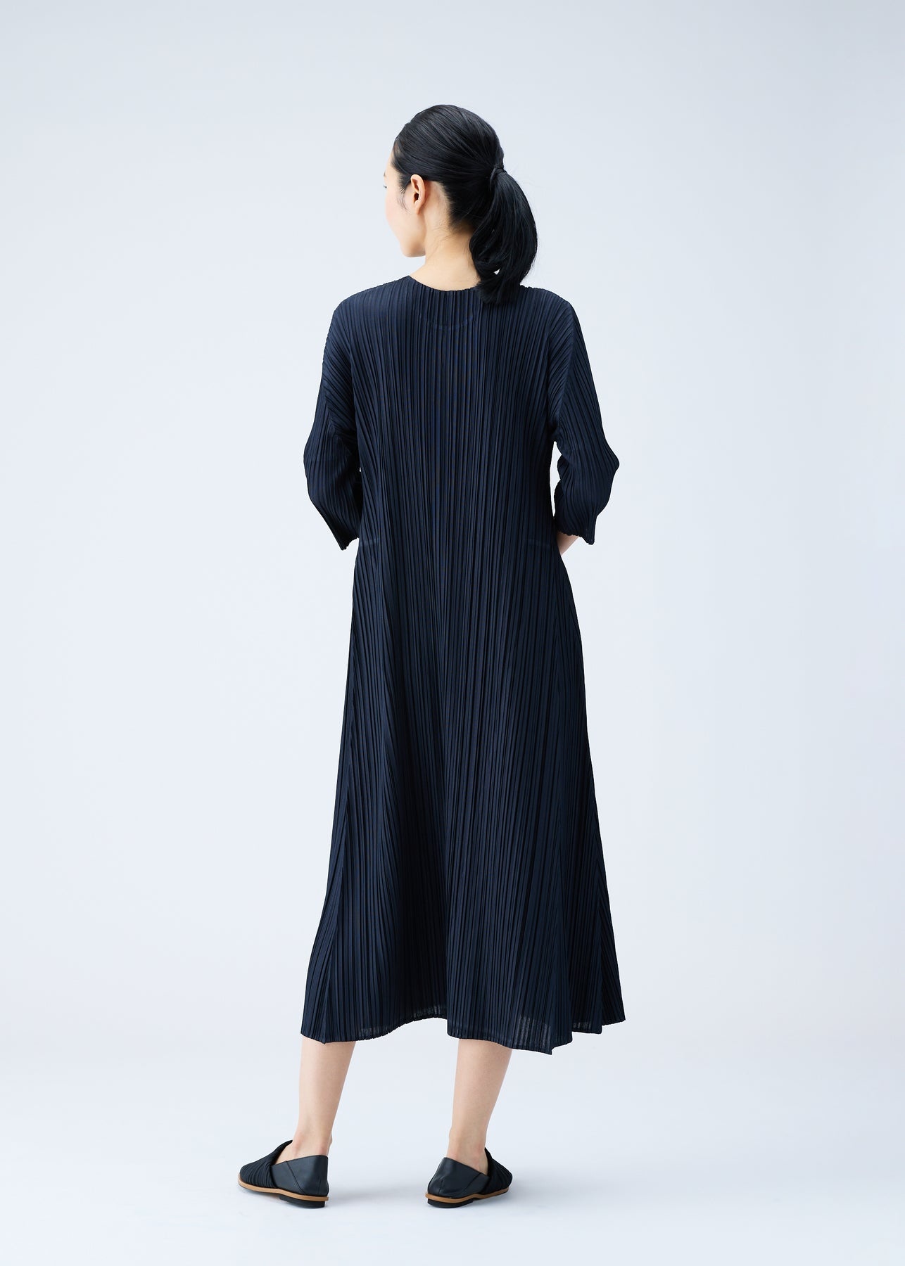 MELLOW PLEATS DRESS - 4