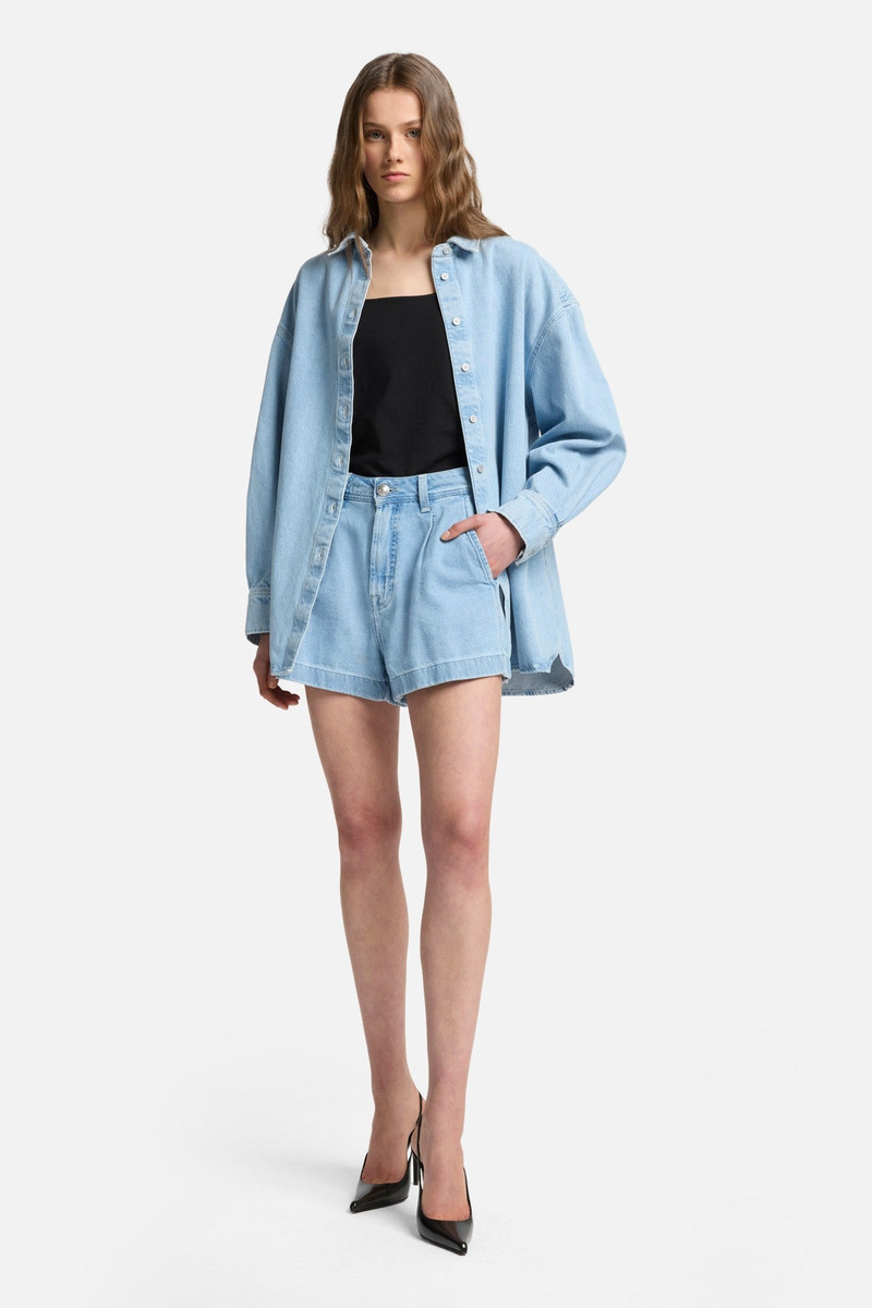 7 For All Mankind Weightless Pleated Denim Short in Hana outlook