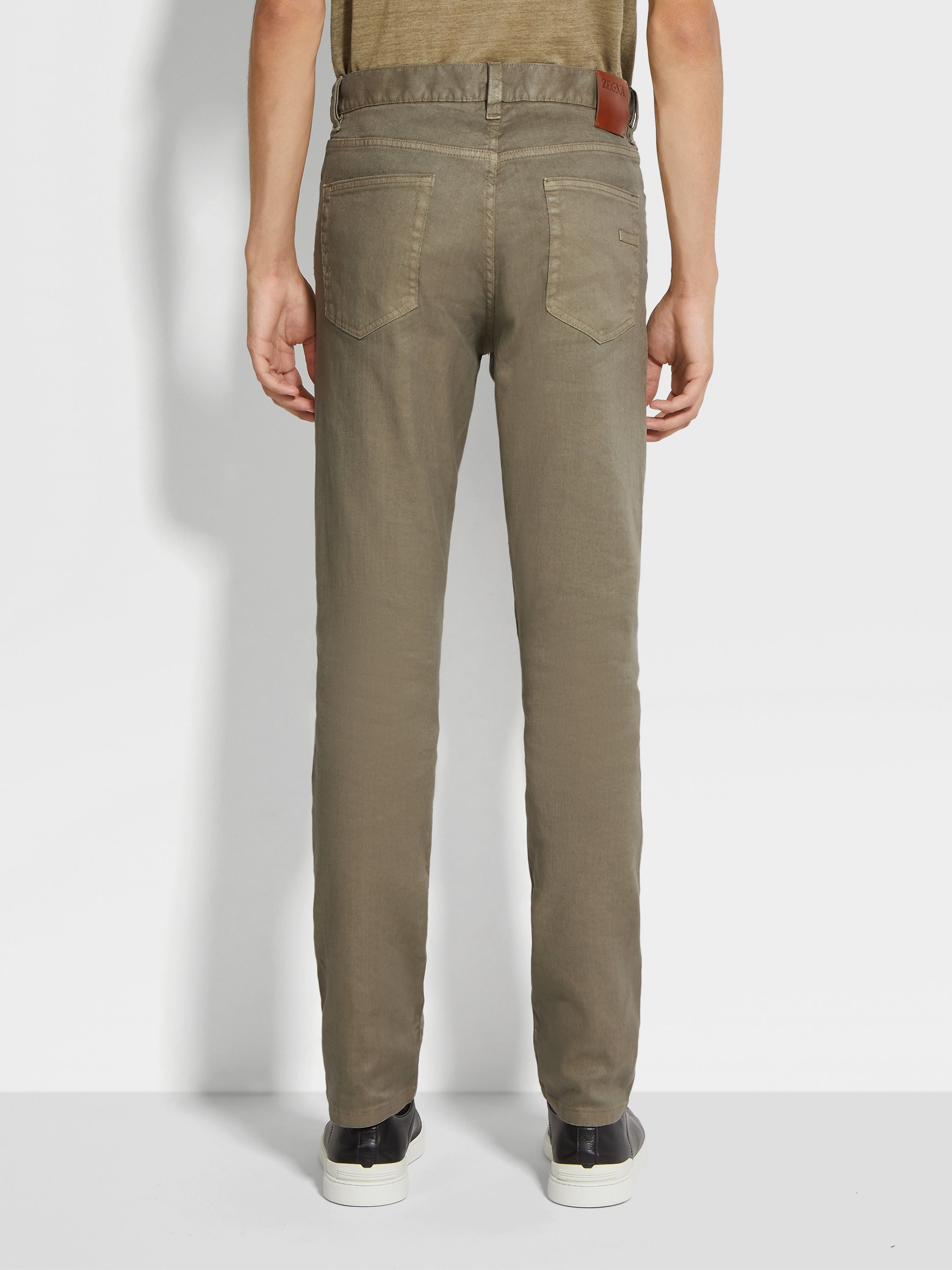 DARK TAUPE STRETCH LINEN AND COTTON ROCCIA JEANS - 5