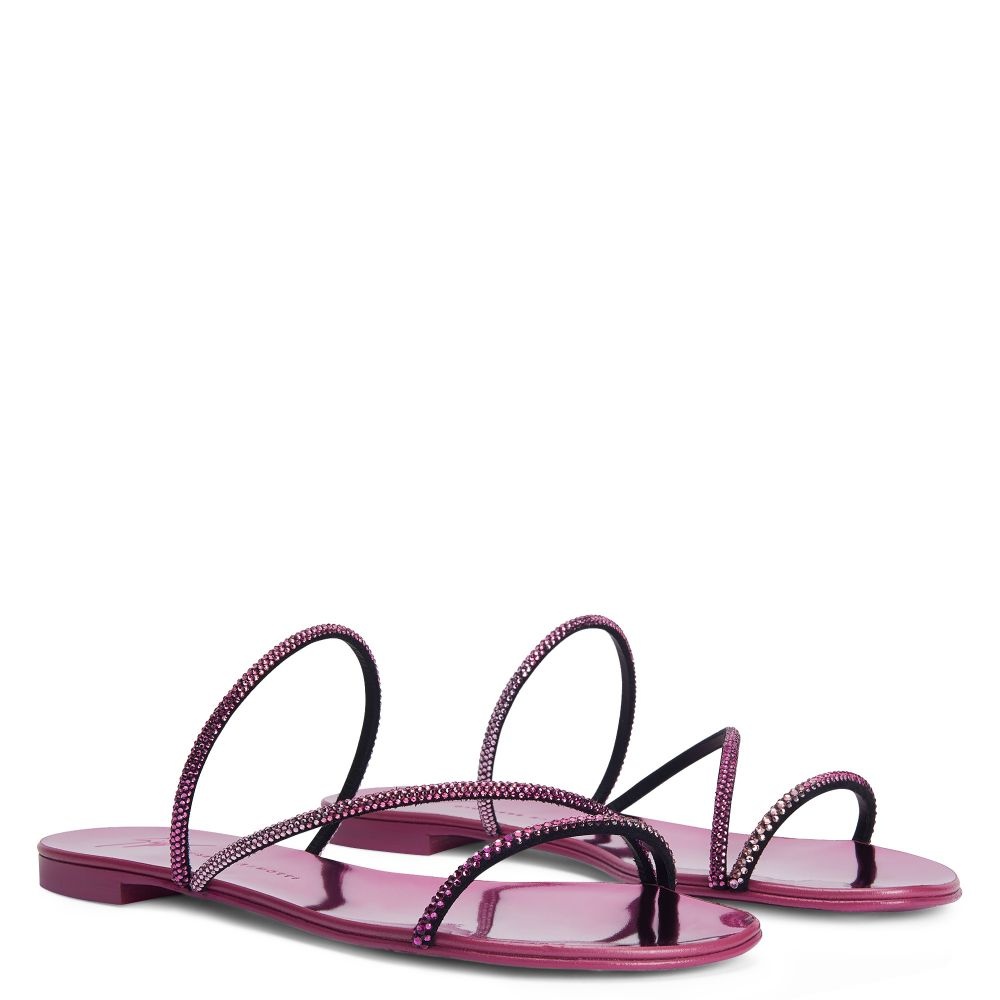 Julianne Flat - 3