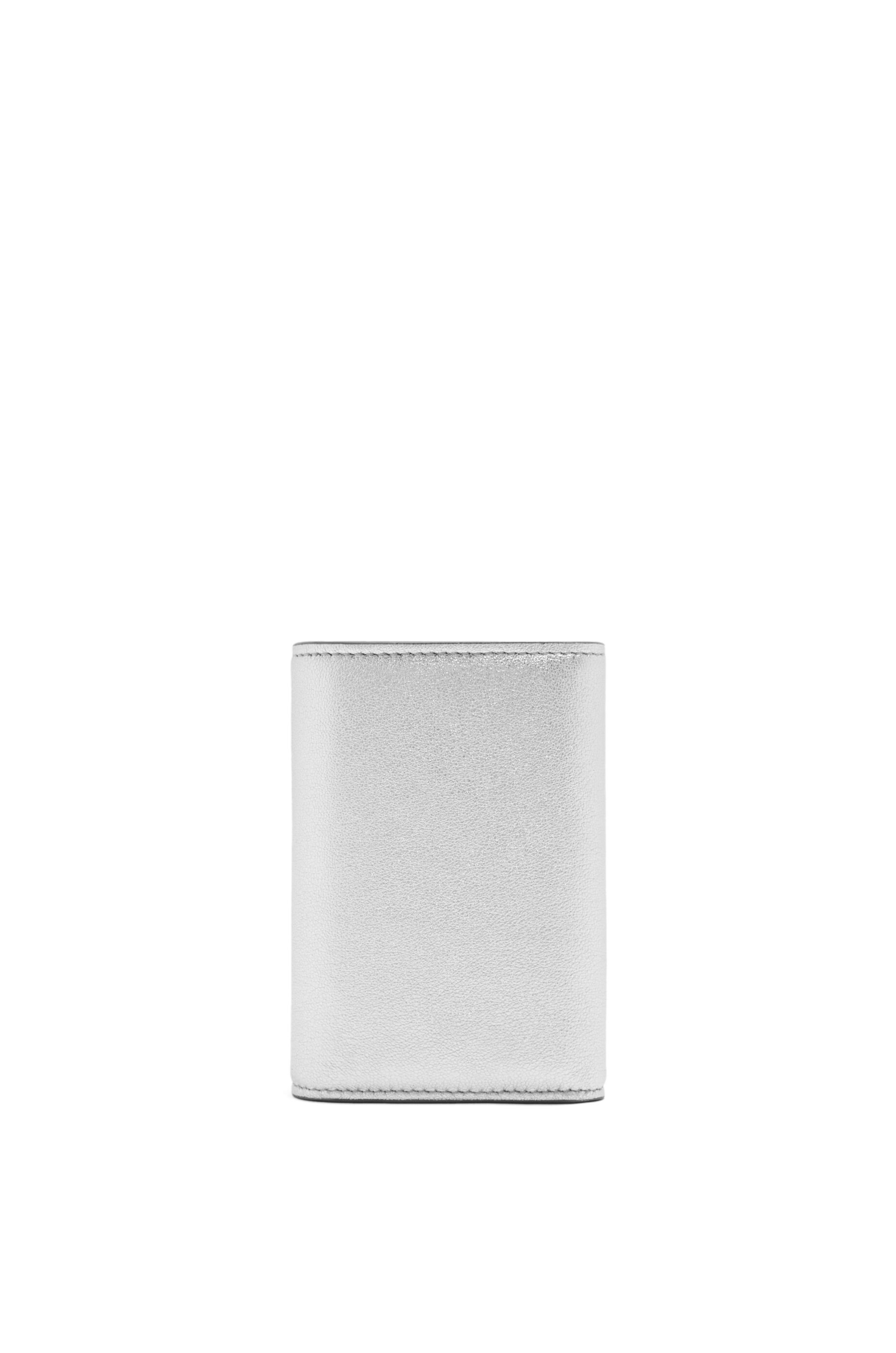 Puffer Anagram small vertical wallet in shiny nappa calfskin - 4