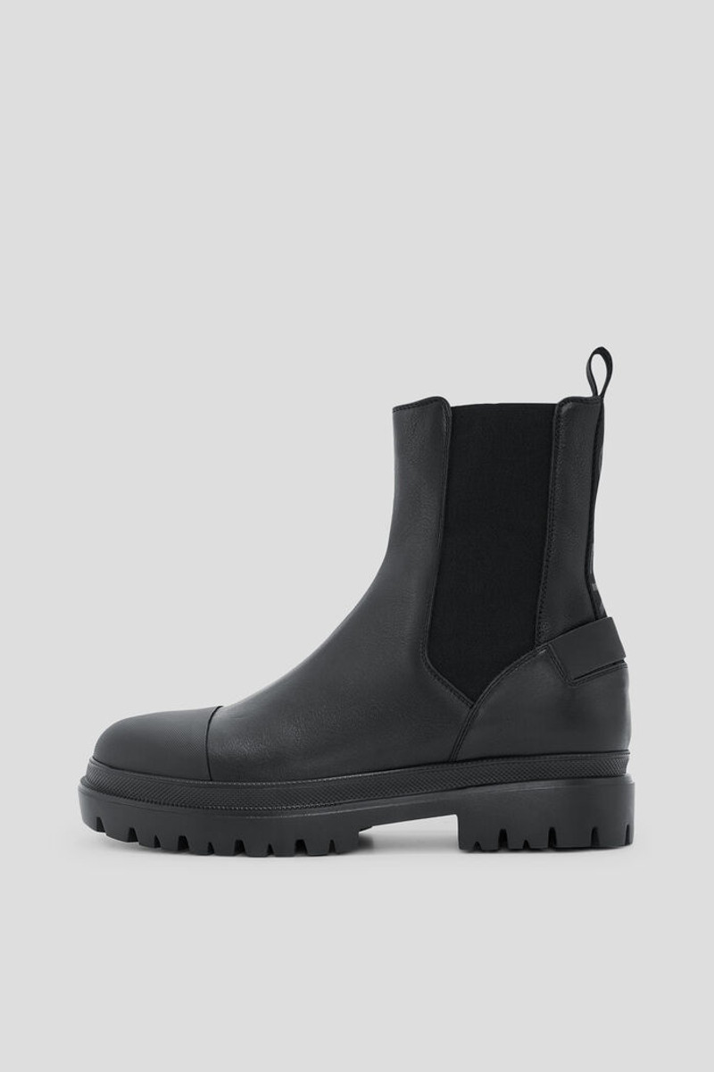 Chesa Alpina Chelsea boots in Black 1