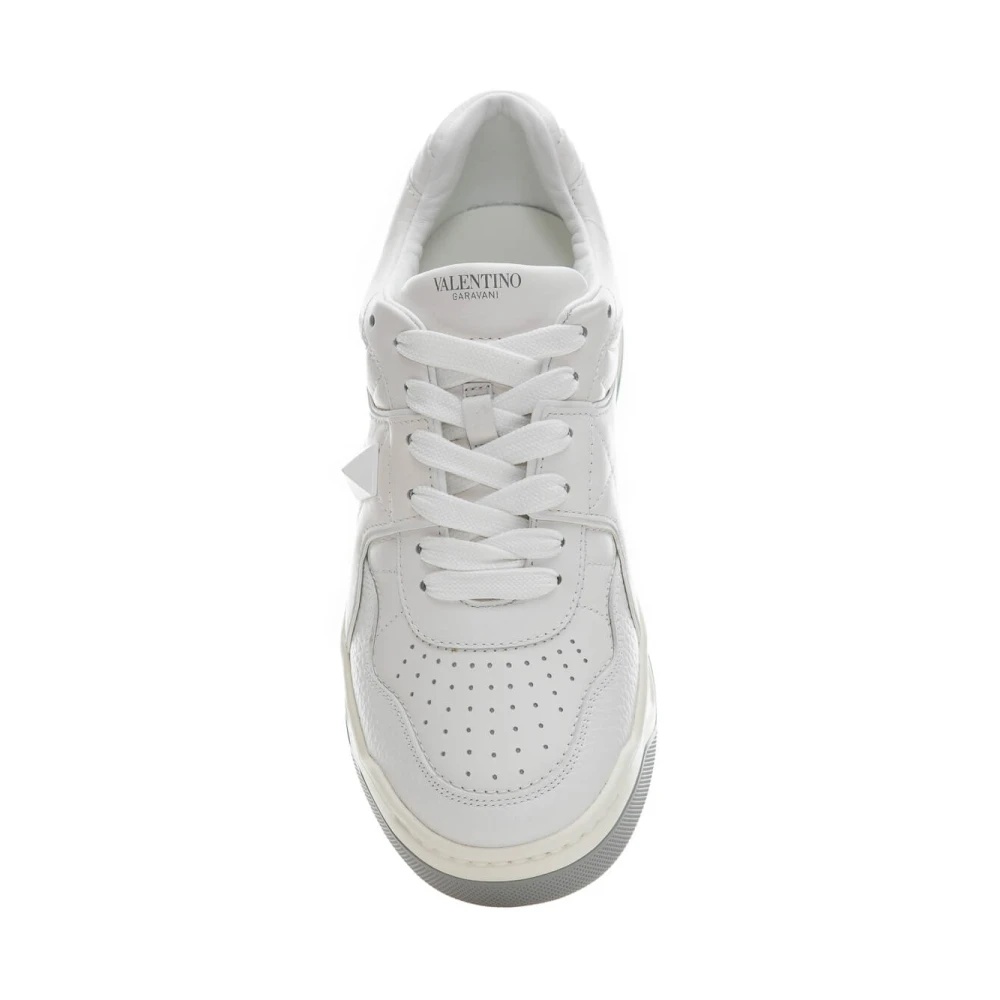 STYLISH SNEAKERS FOR TRENDY OUTFITS - 3