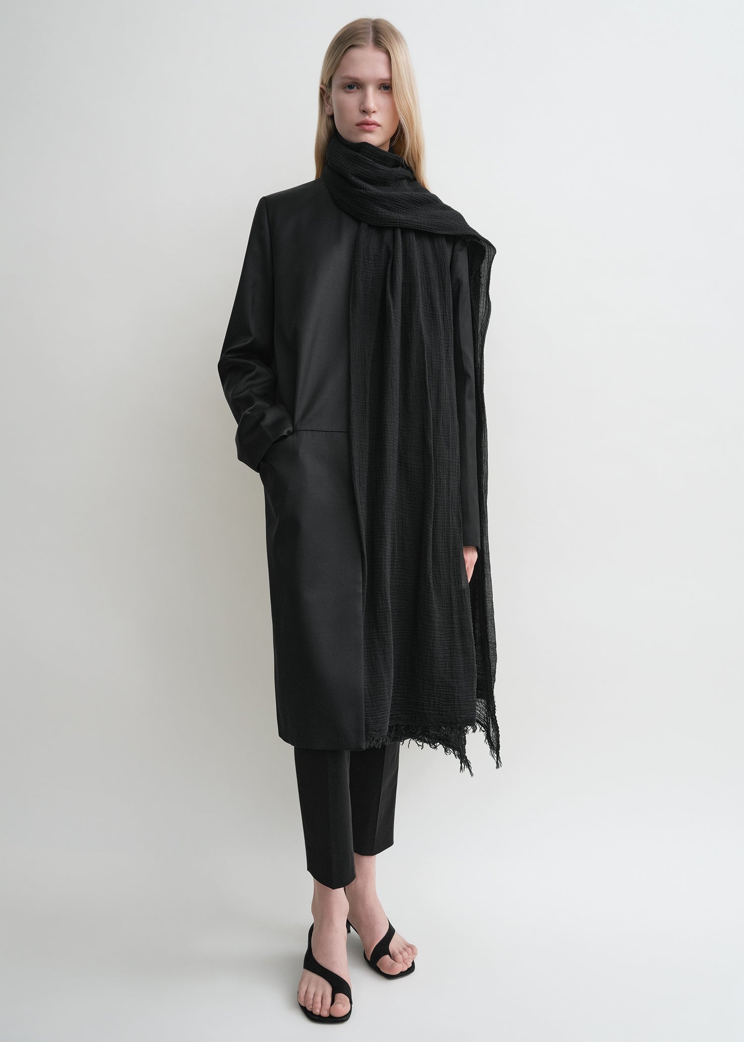 Crinkled scarf black - 2