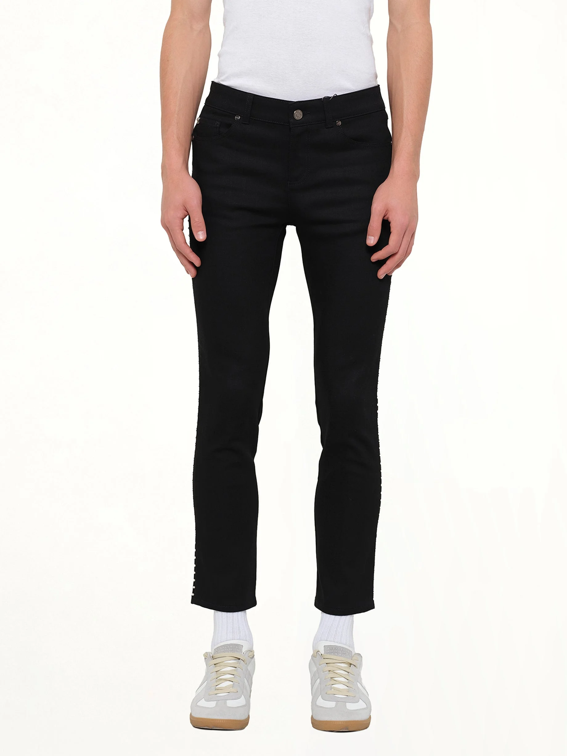Trousers in Black - 1