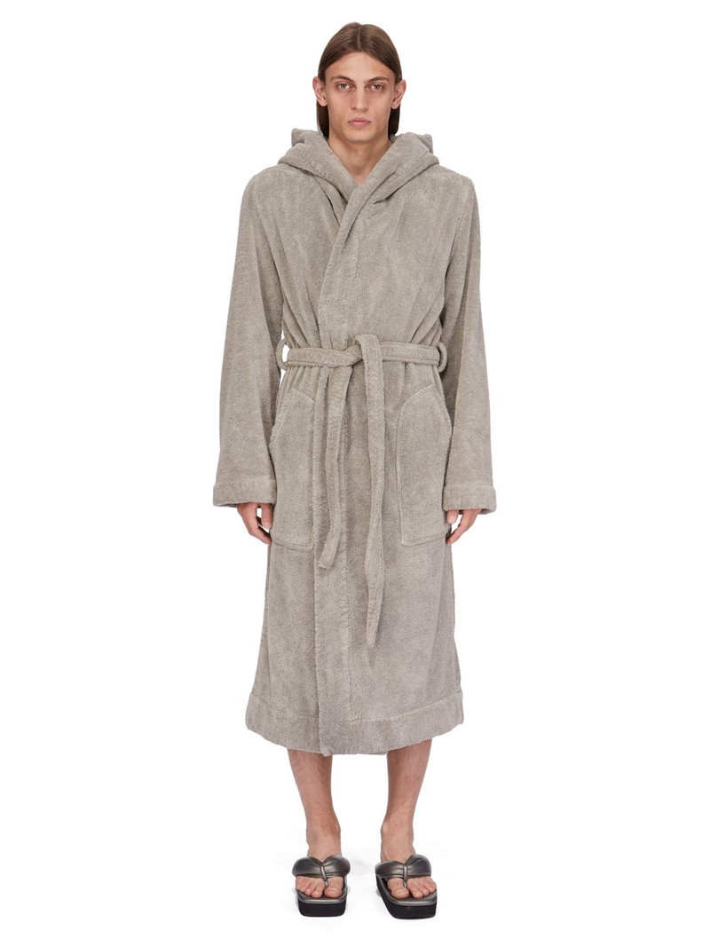 BATHROBE 1