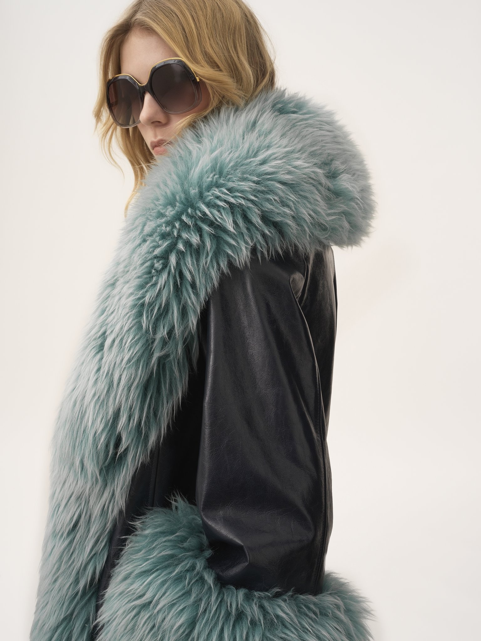 SHORT COAT IN LEATHER - 6